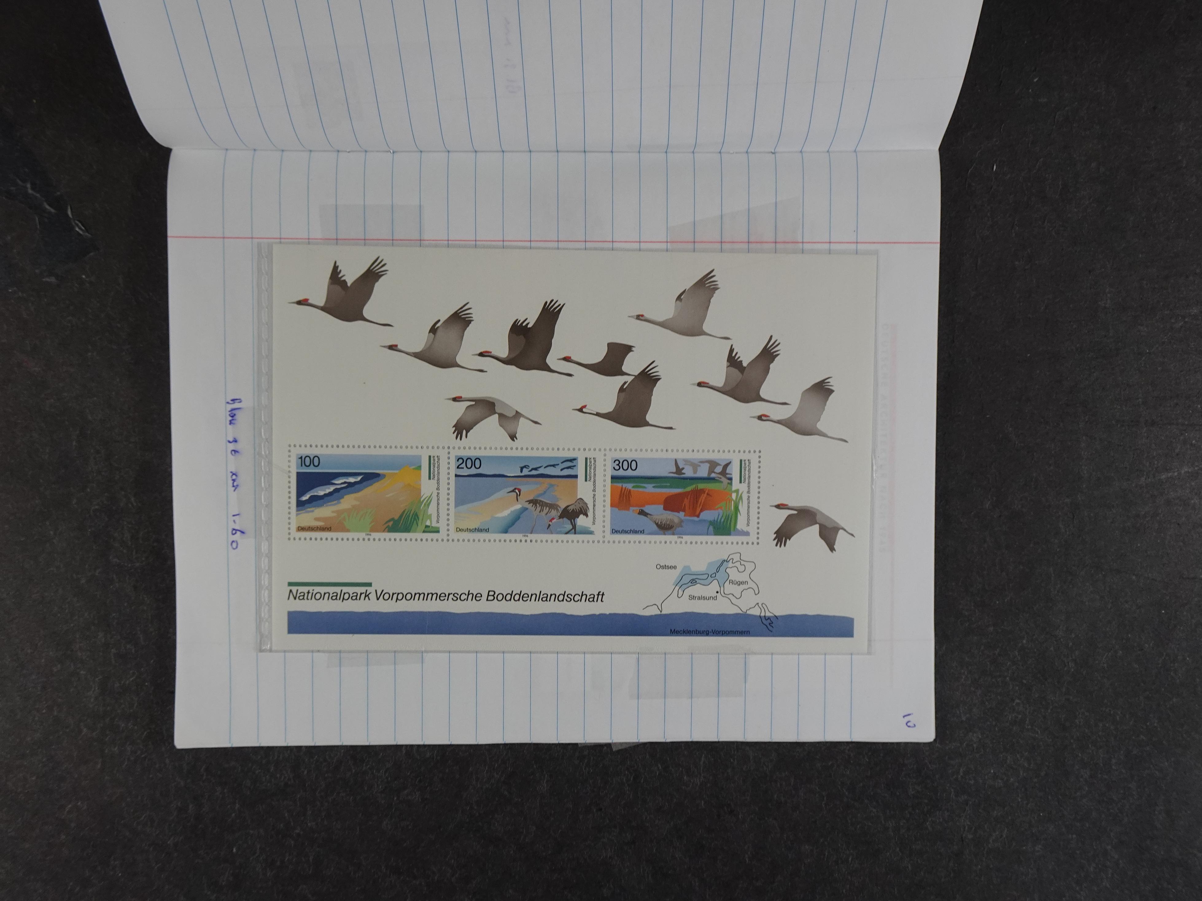 Mooie partij rondzendboekjes enorme restwaarde leuk voor weder verkoper.  166