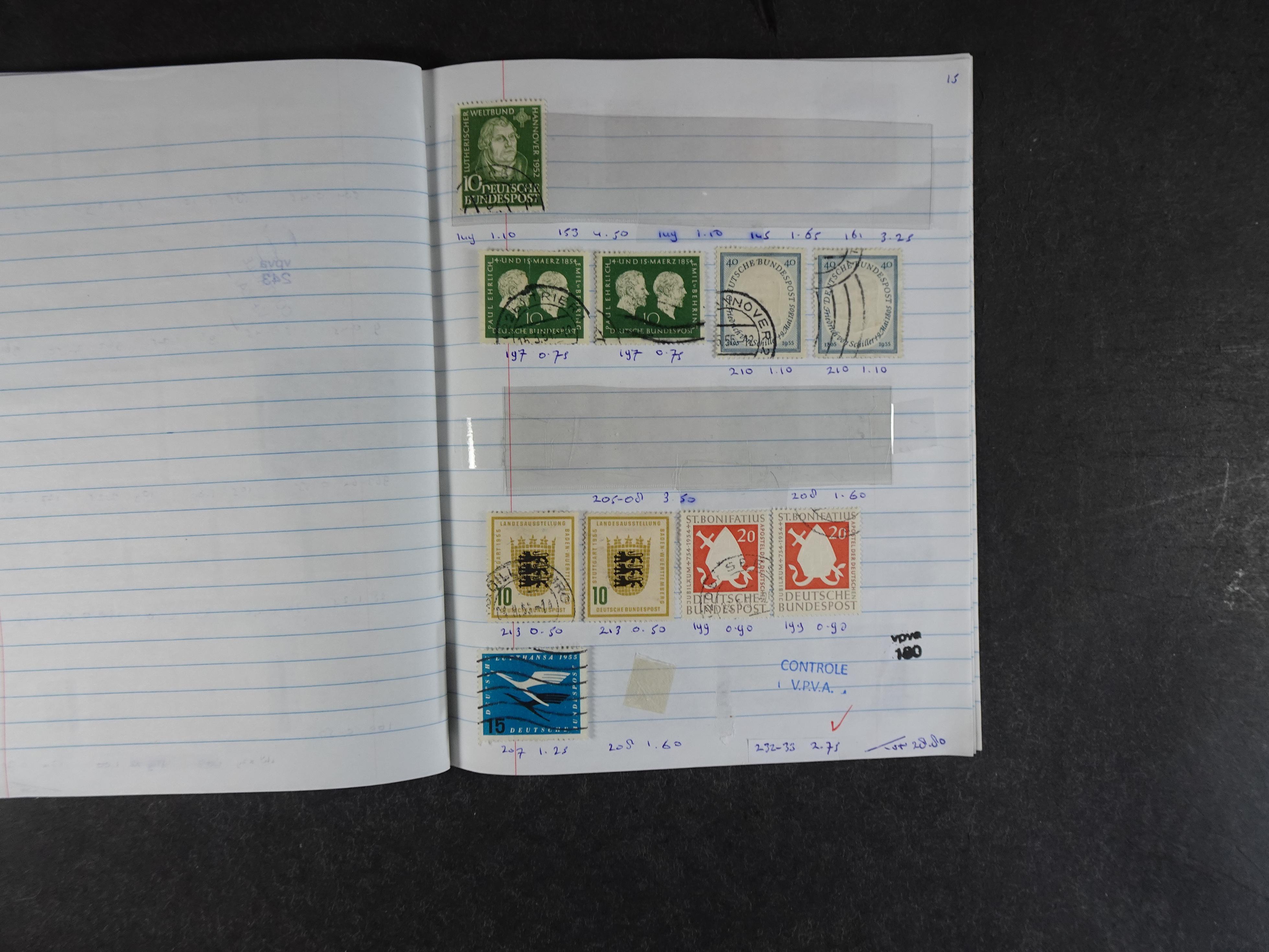 Mooie partij rondzendboekjes enorme restwaarde leuk voor weder verkoper.  230