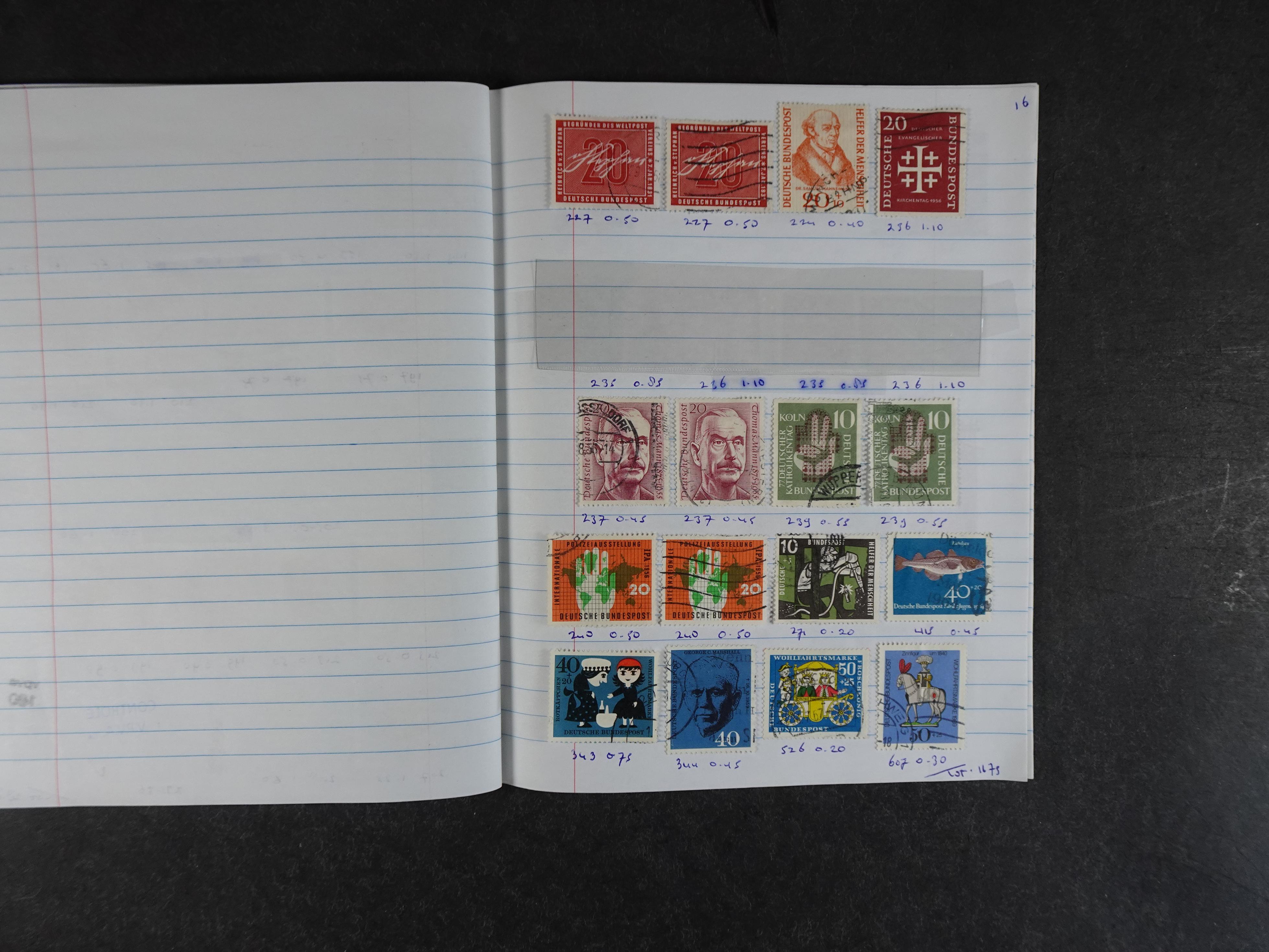 Mooie partij rondzendboekjes enorme restwaarde leuk voor weder verkoper.  231