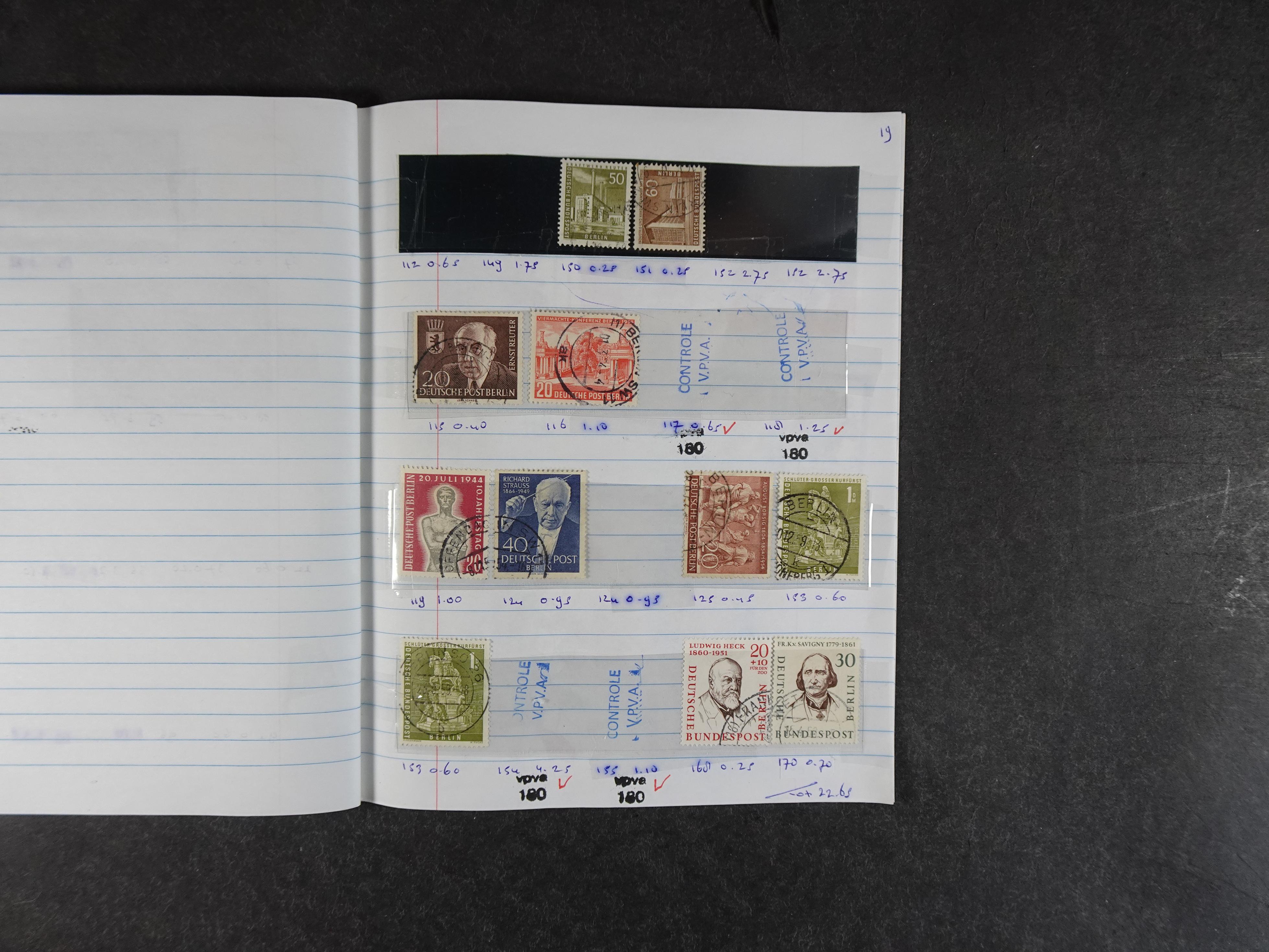 Mooie partij rondzendboekjes enorme restwaarde leuk voor weder verkoper.  234