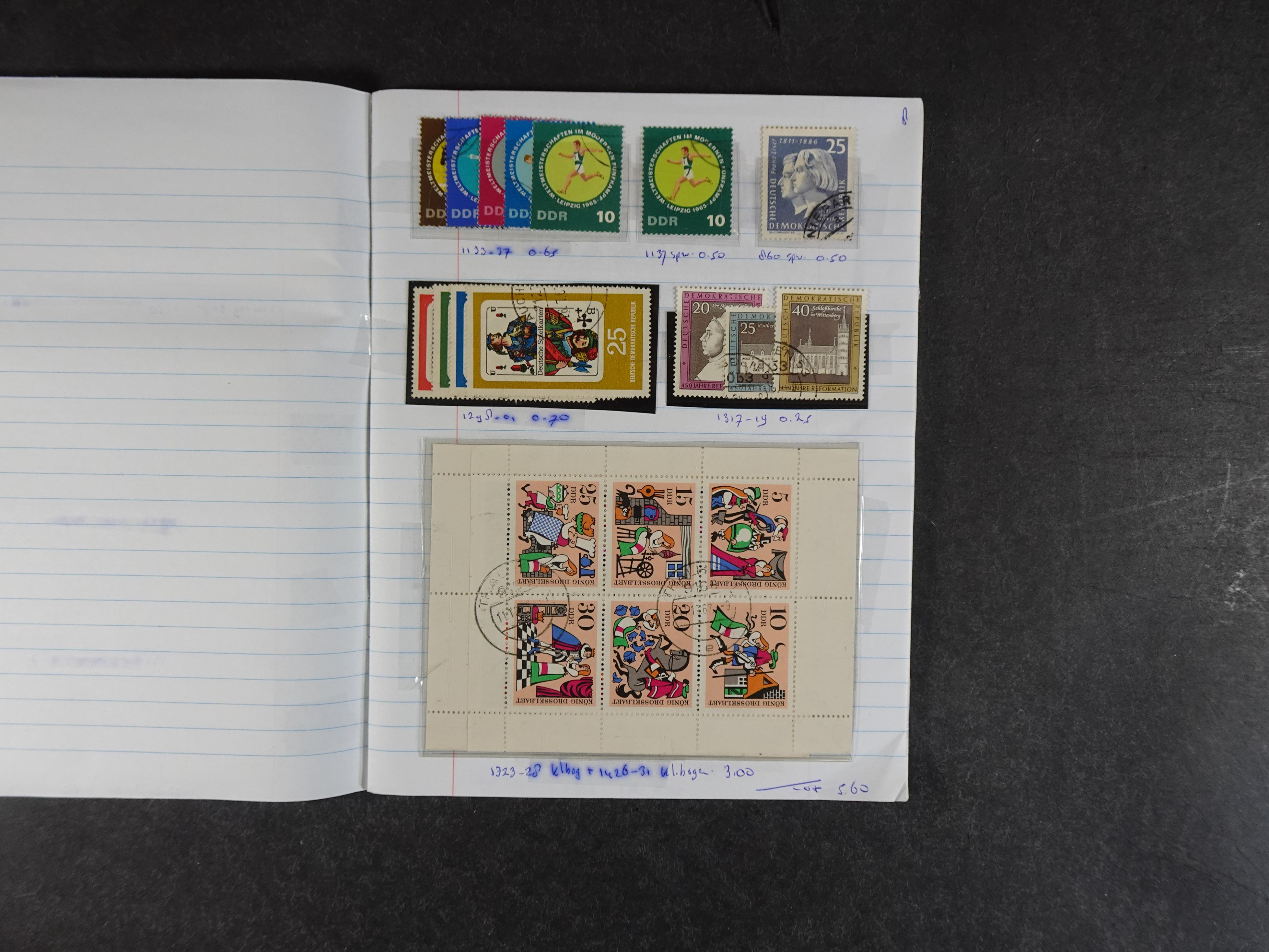 Mooie partij rondzendboekjes enorme restwaarde leuk voor weder verkoper.  242