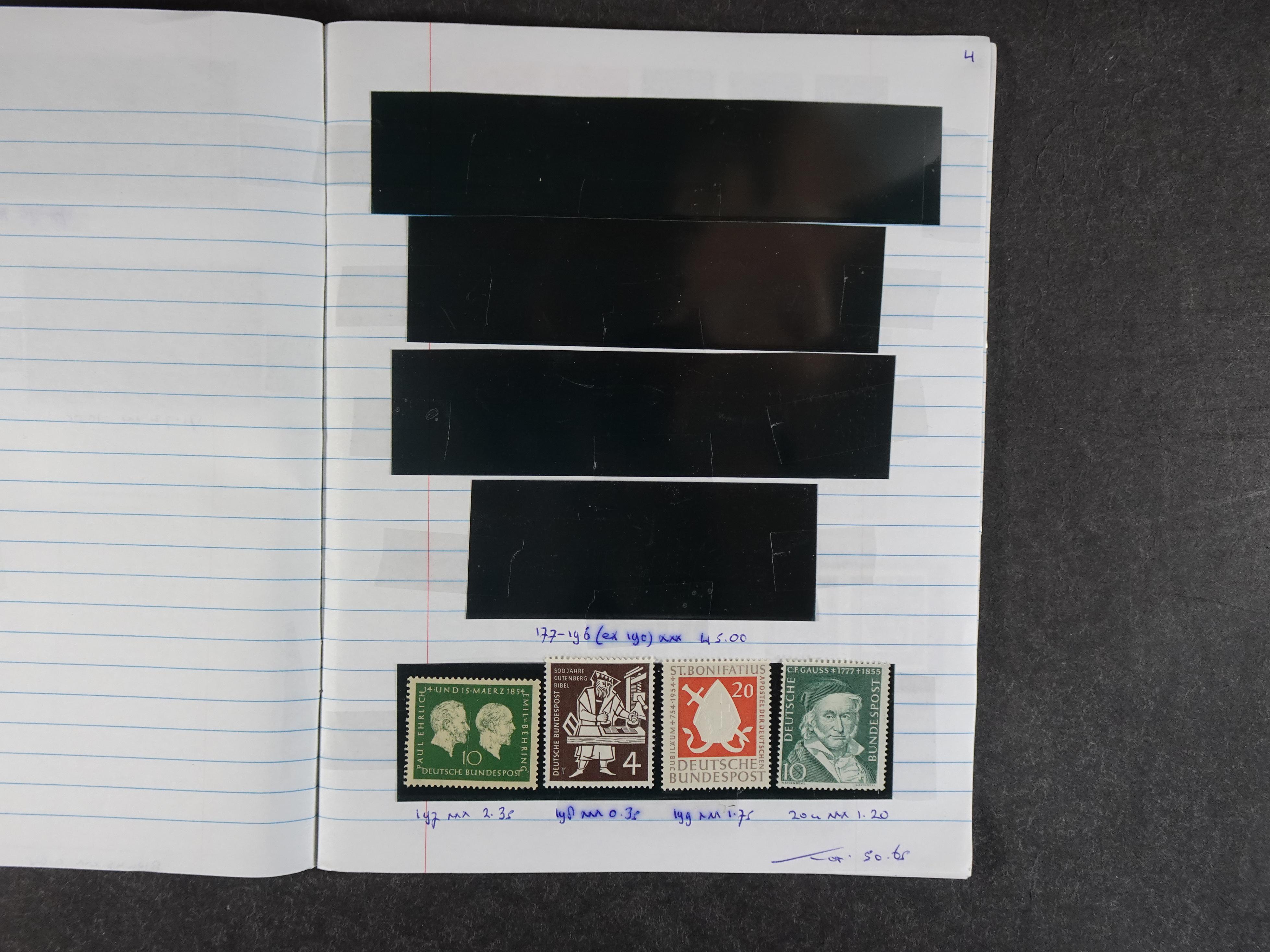 Mooie partij rondzendboekjes enorme restwaarde leuk voor weder verkoper.  256