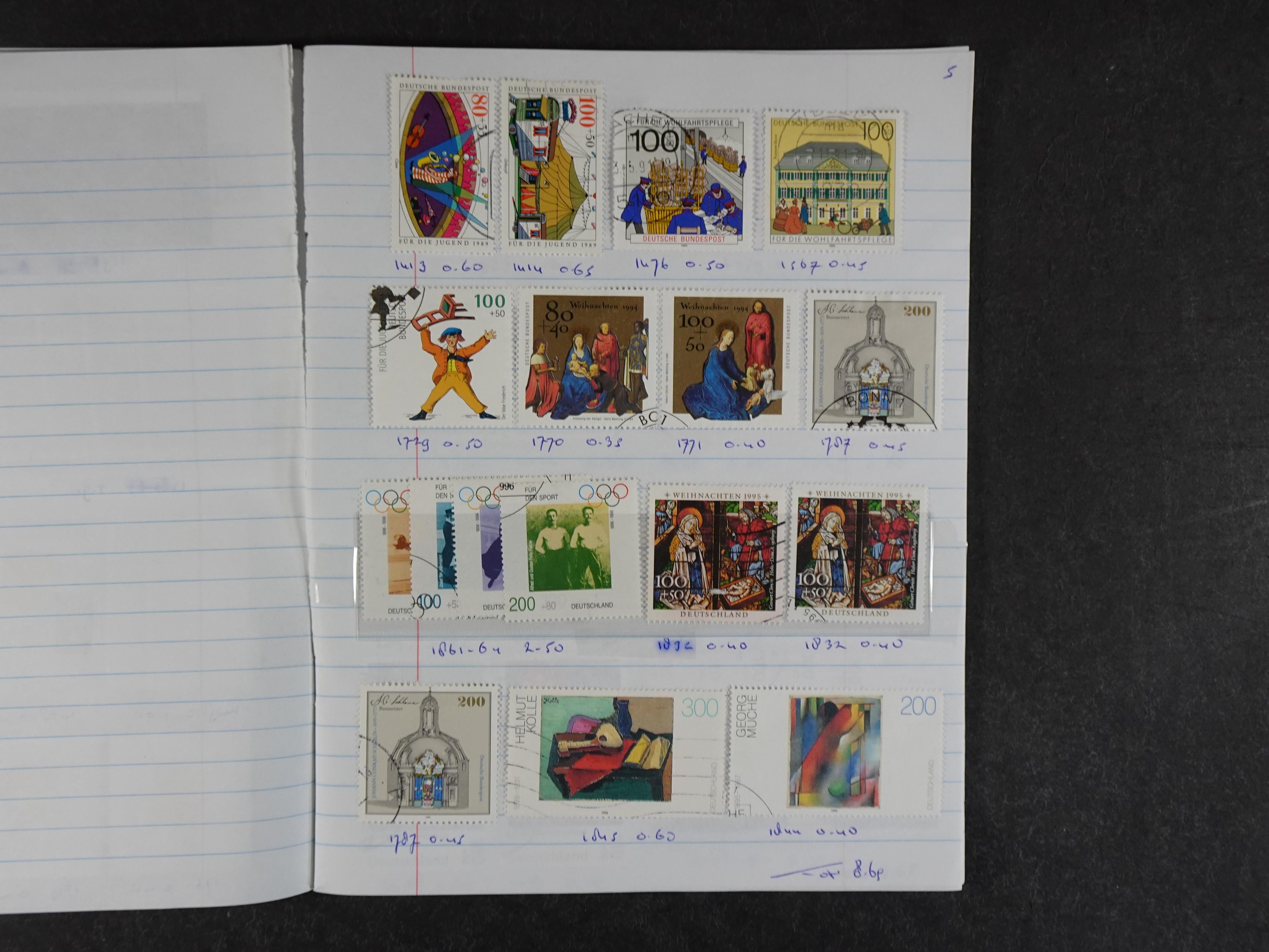 Mooie partij rondzendboekjes enorme restwaarde leuk voor weder verkoper.  271