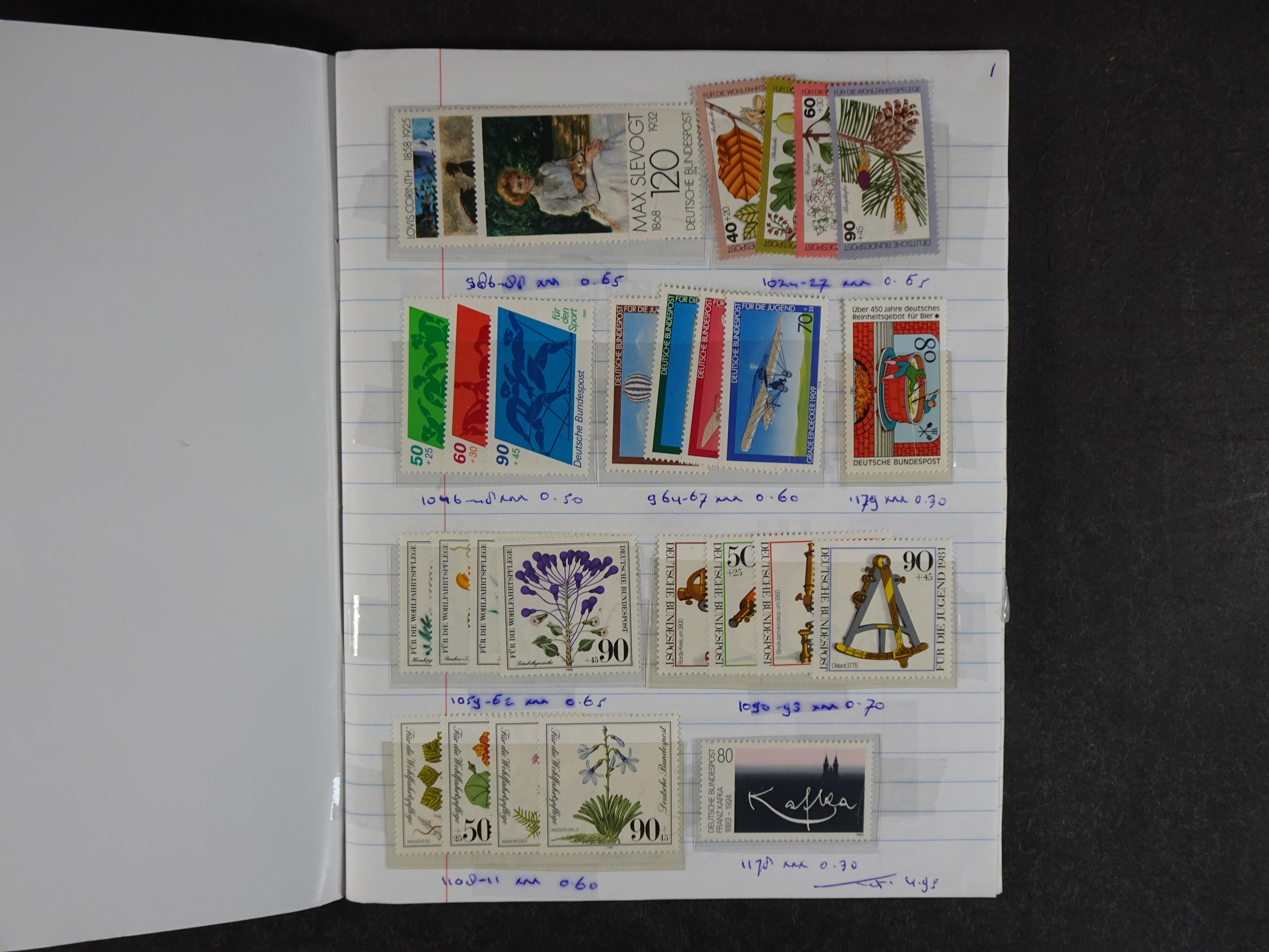 Mooie partij rondzendboekjes enorme restwaarde leuk voor weder verkoper.  302