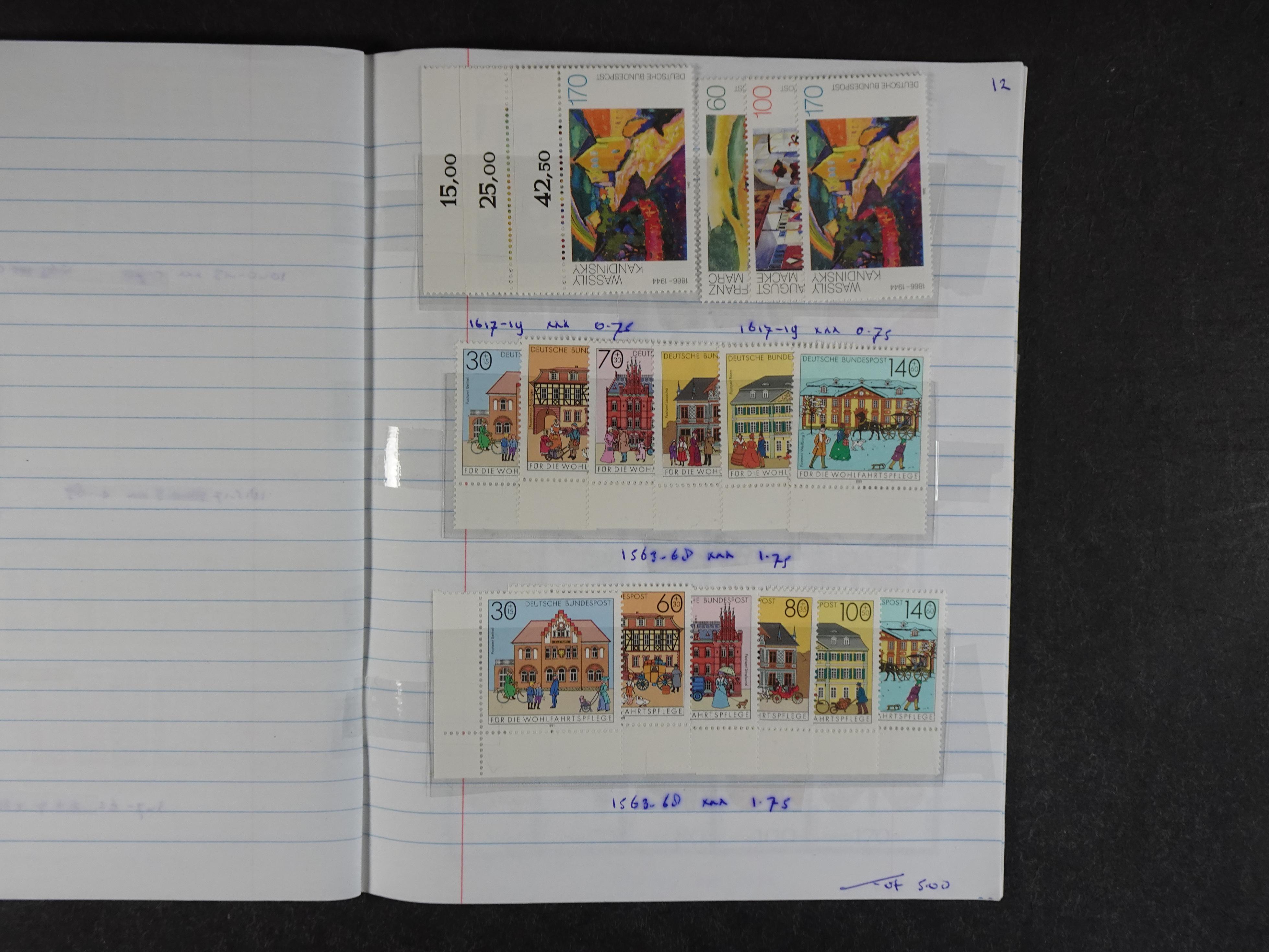 Mooie partij rondzendboekjes enorme restwaarde leuk voor weder verkoper.  313