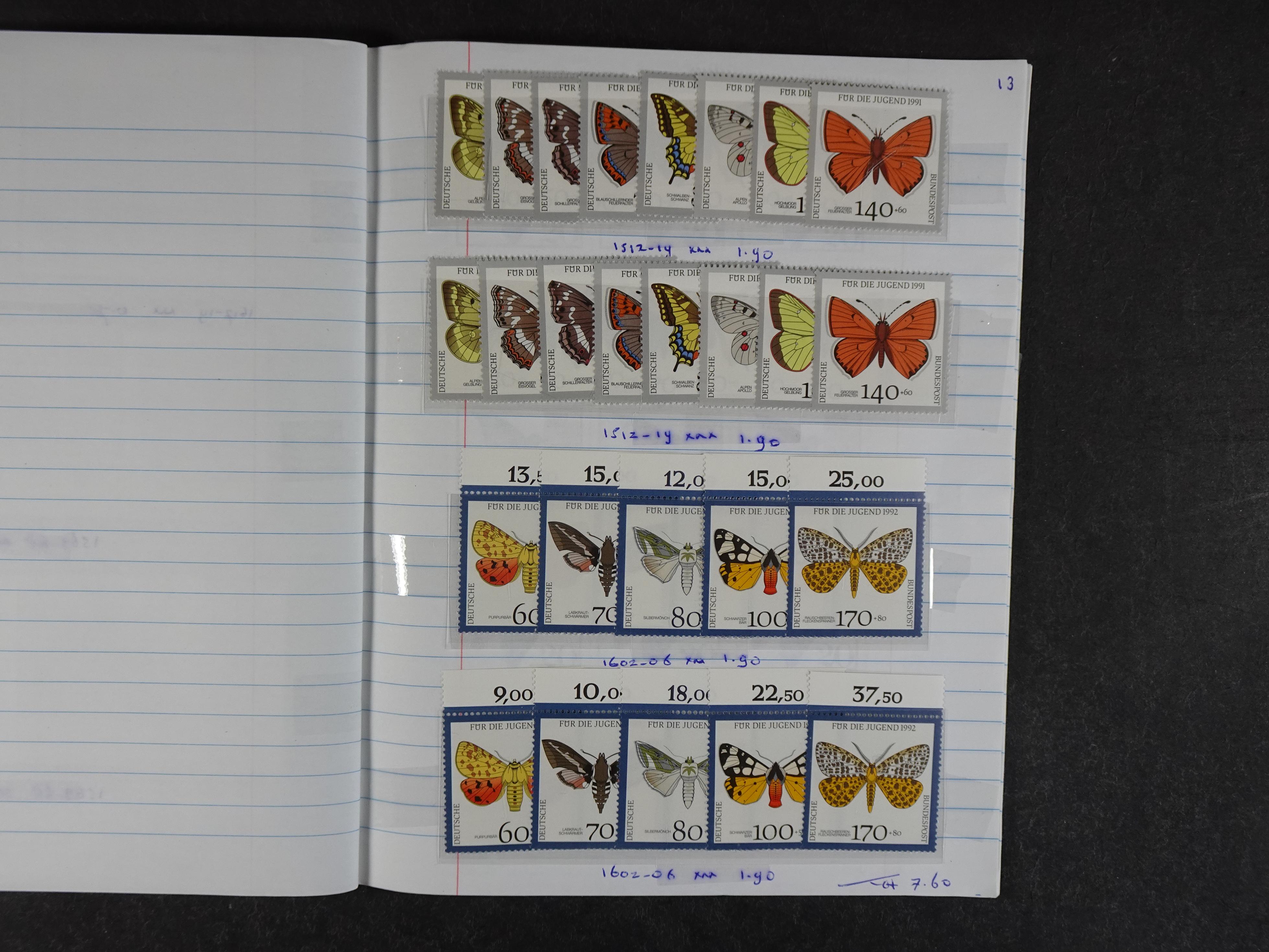 Mooie partij rondzendboekjes enorme restwaarde leuk voor weder verkoper.  314