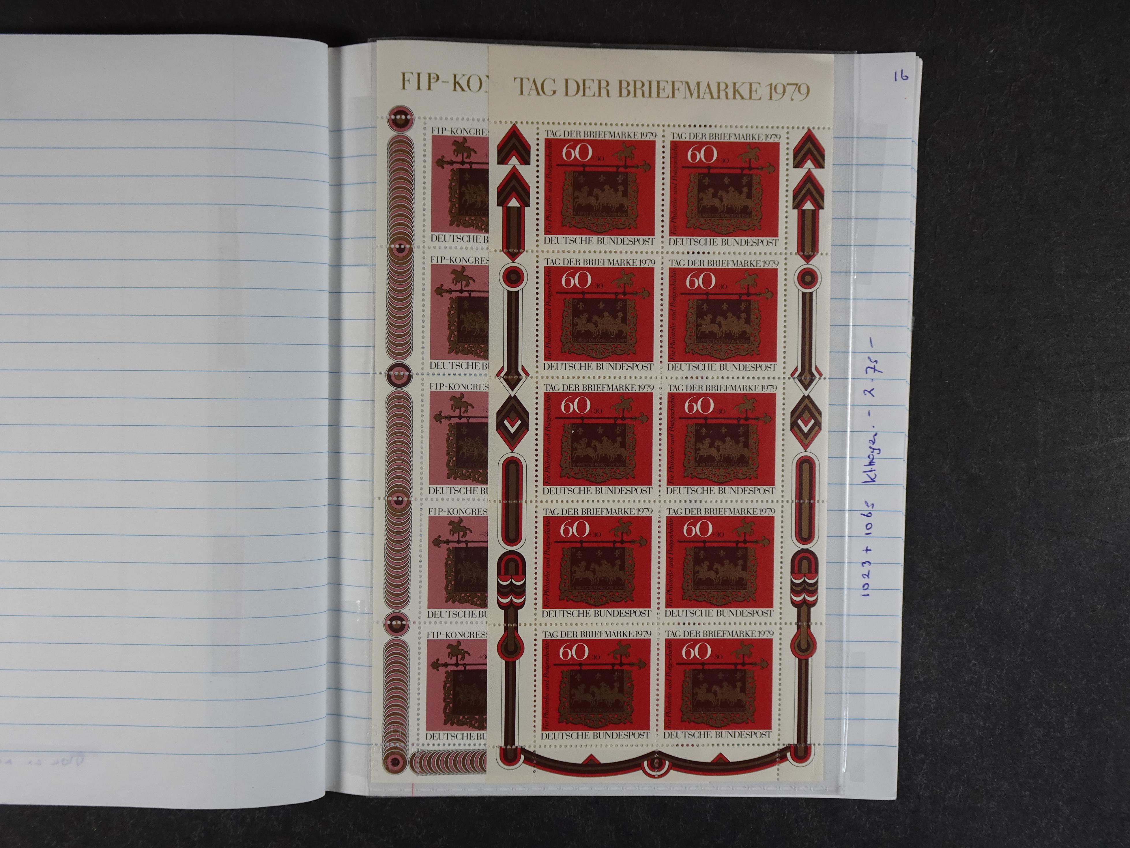 Mooie partij rondzendboekjes enorme restwaarde leuk voor weder verkoper.  317