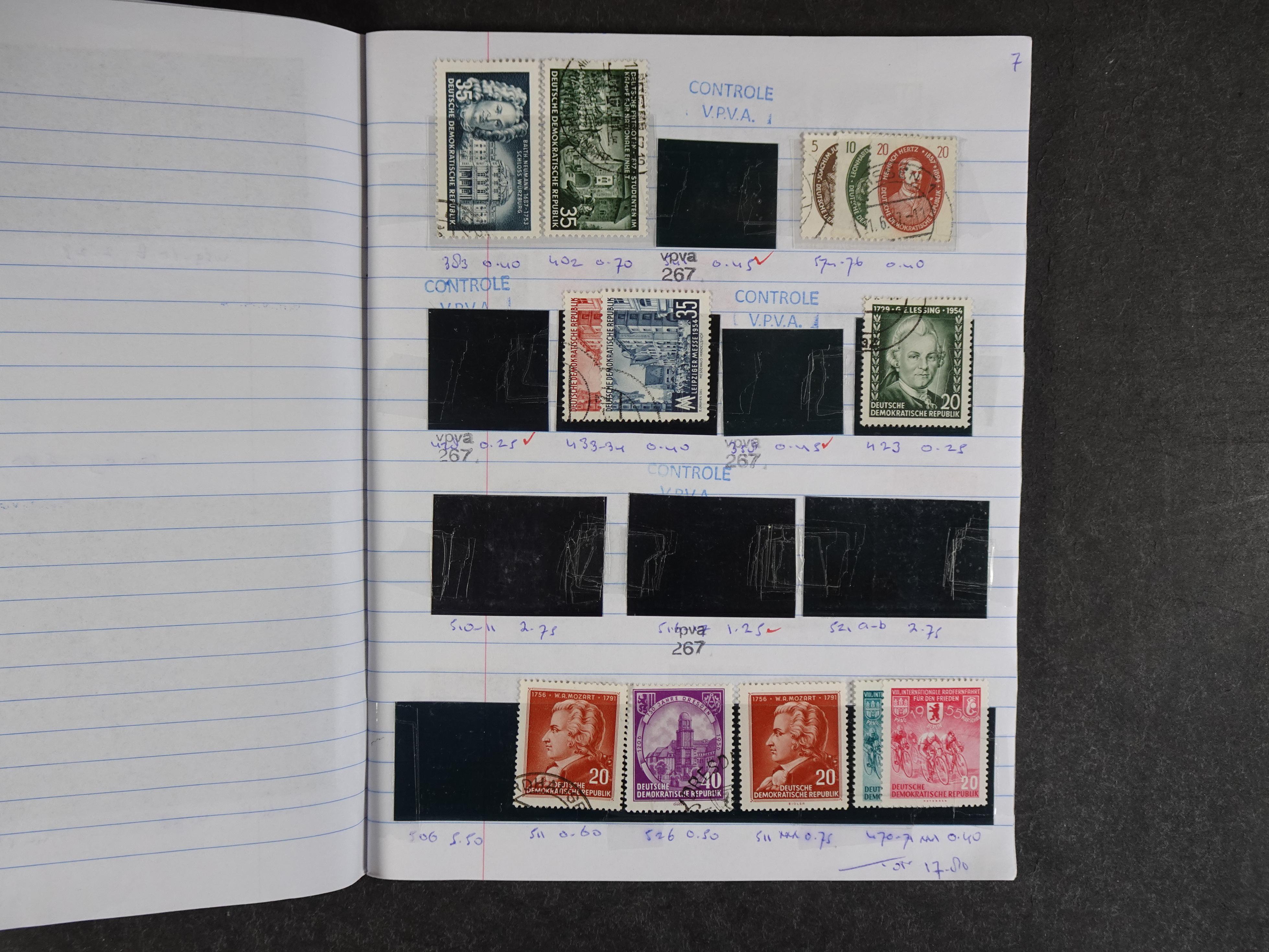 Mooie partij rondzendboekjes enorme restwaarde leuk voor weder verkoper.  329