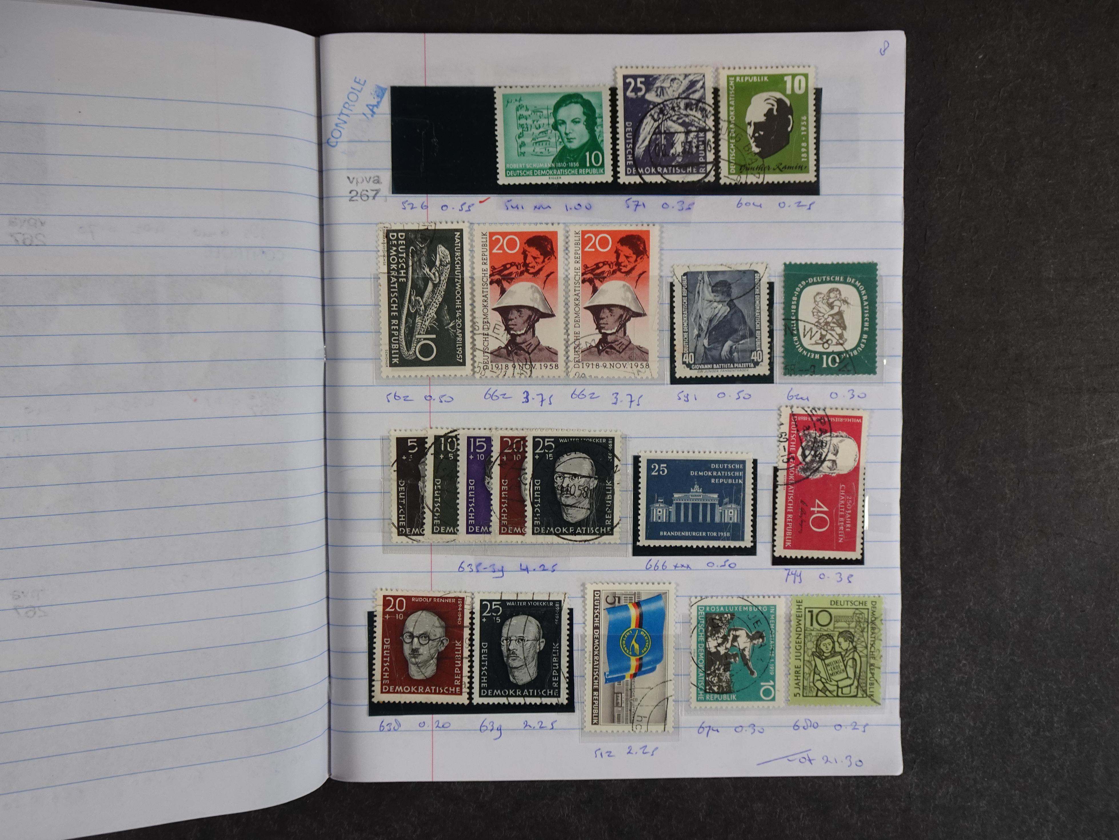 Mooie partij rondzendboekjes enorme restwaarde leuk voor weder verkoper.  330