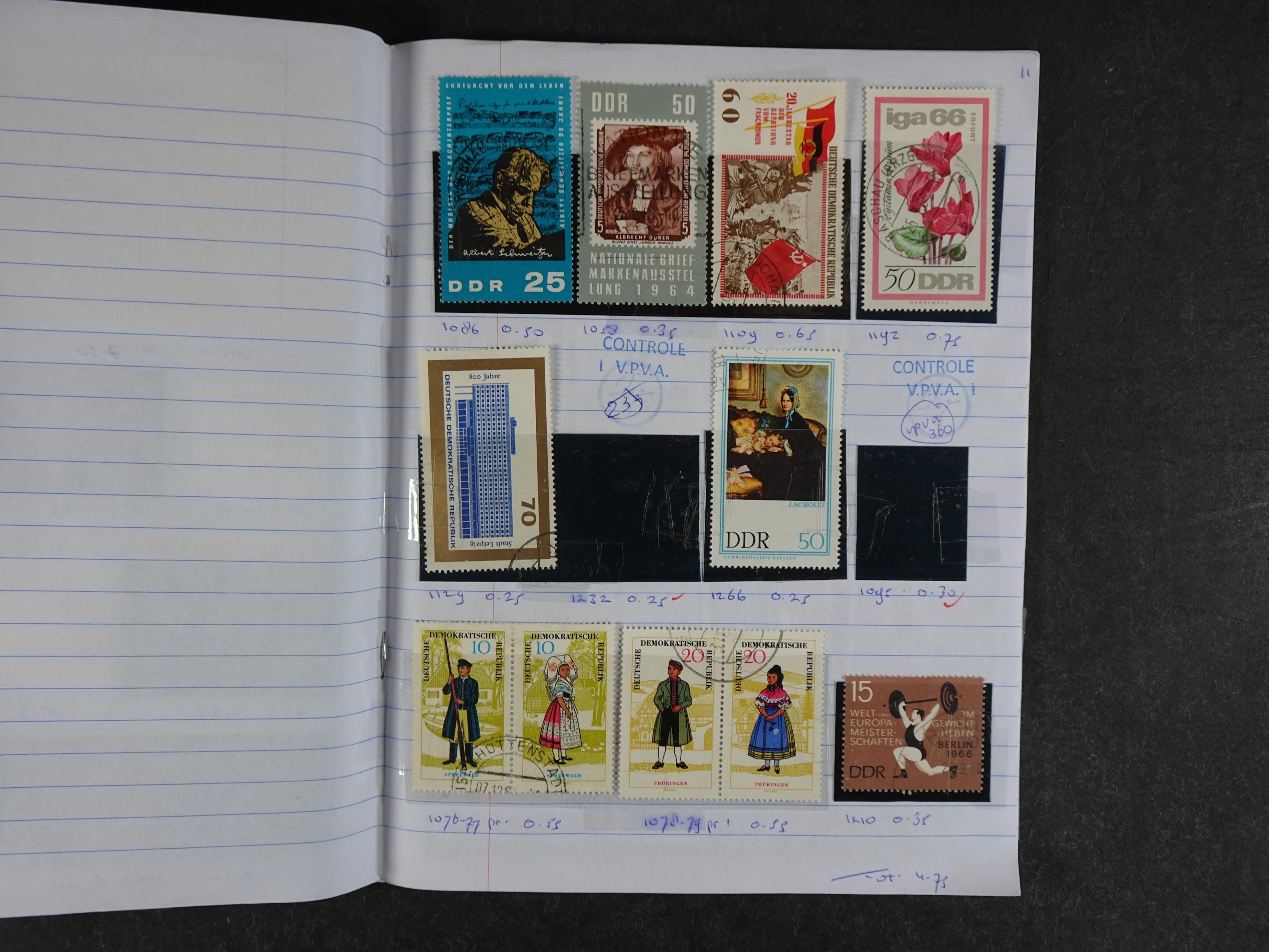 Mooie partij rondzendboekjes enorme restwaarde leuk voor weder verkoper.  332