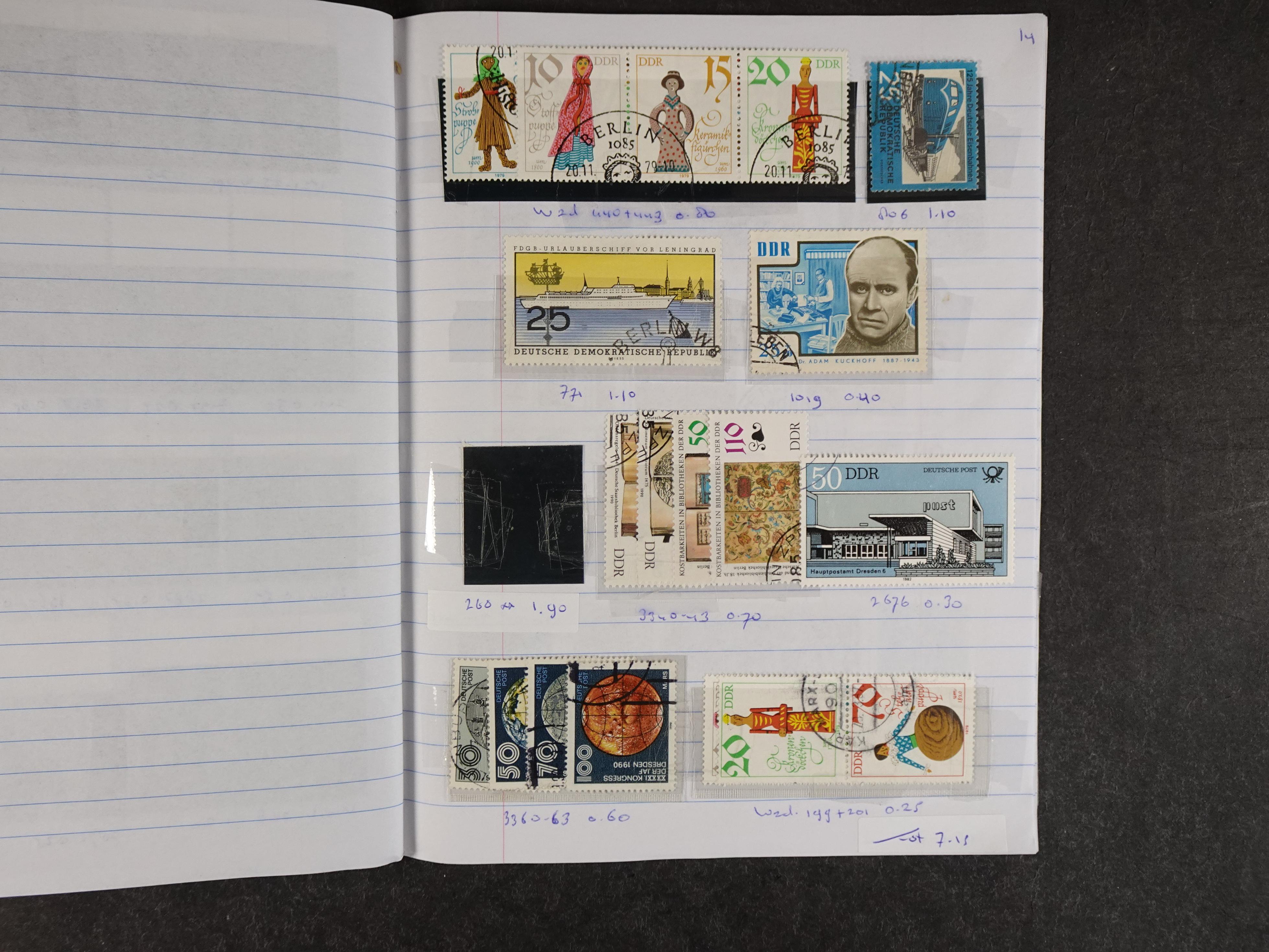 Mooie partij rondzendboekjes enorme restwaarde leuk voor weder verkoper.  335