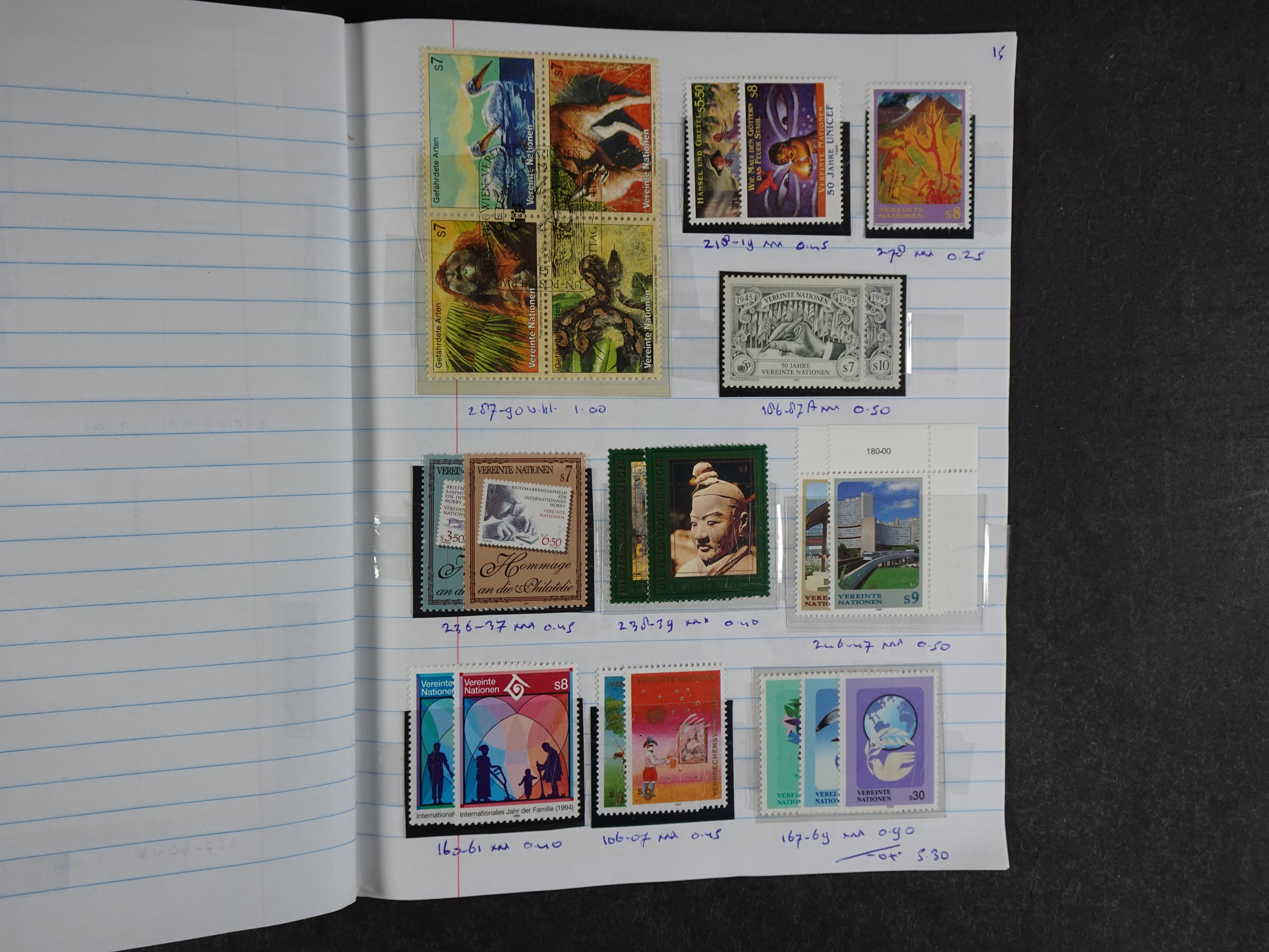 Mooie partij rondzendboekjes enorme restwaarde leuk voor weder verkoper.  375