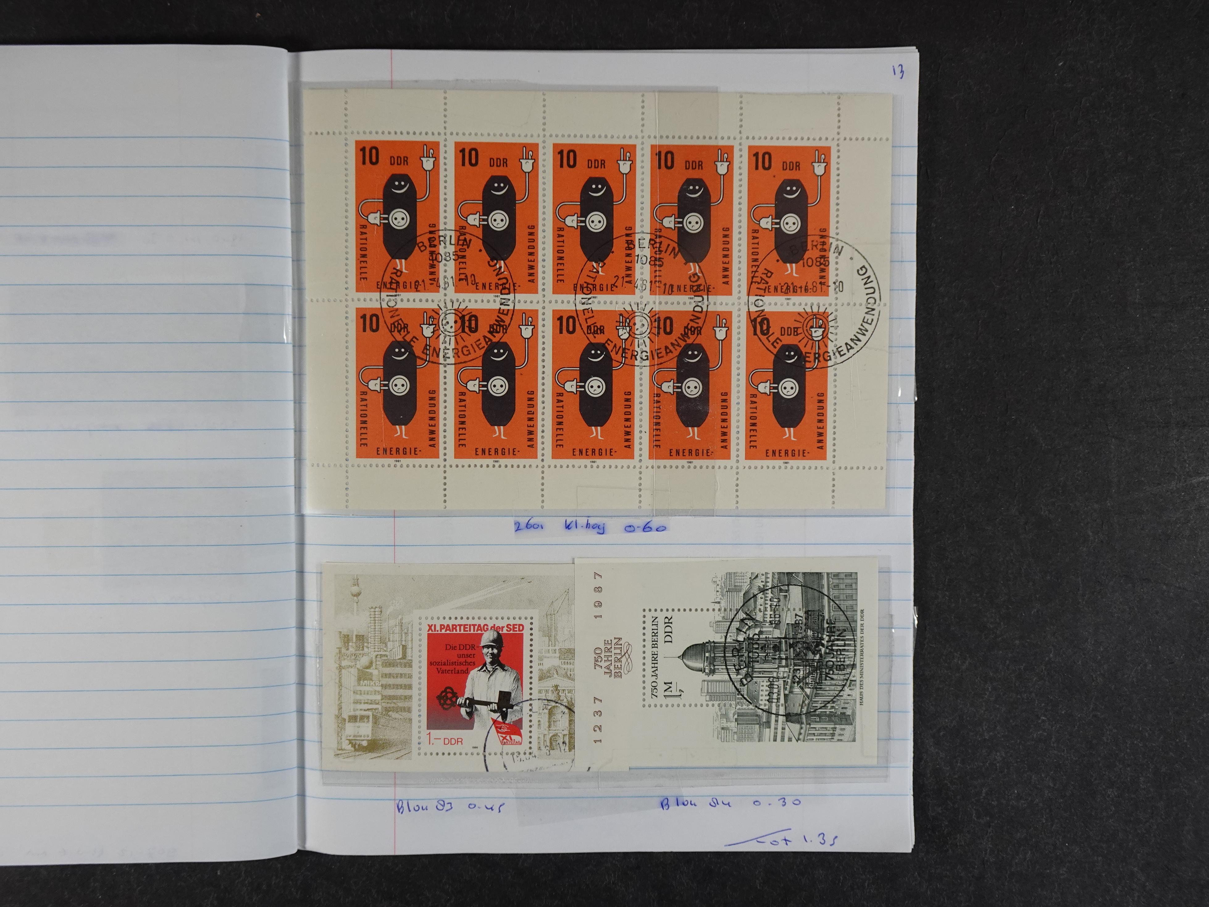 Mooie partij rondzendboekjes enorme restwaarde leuk voor weder verkoper.  393