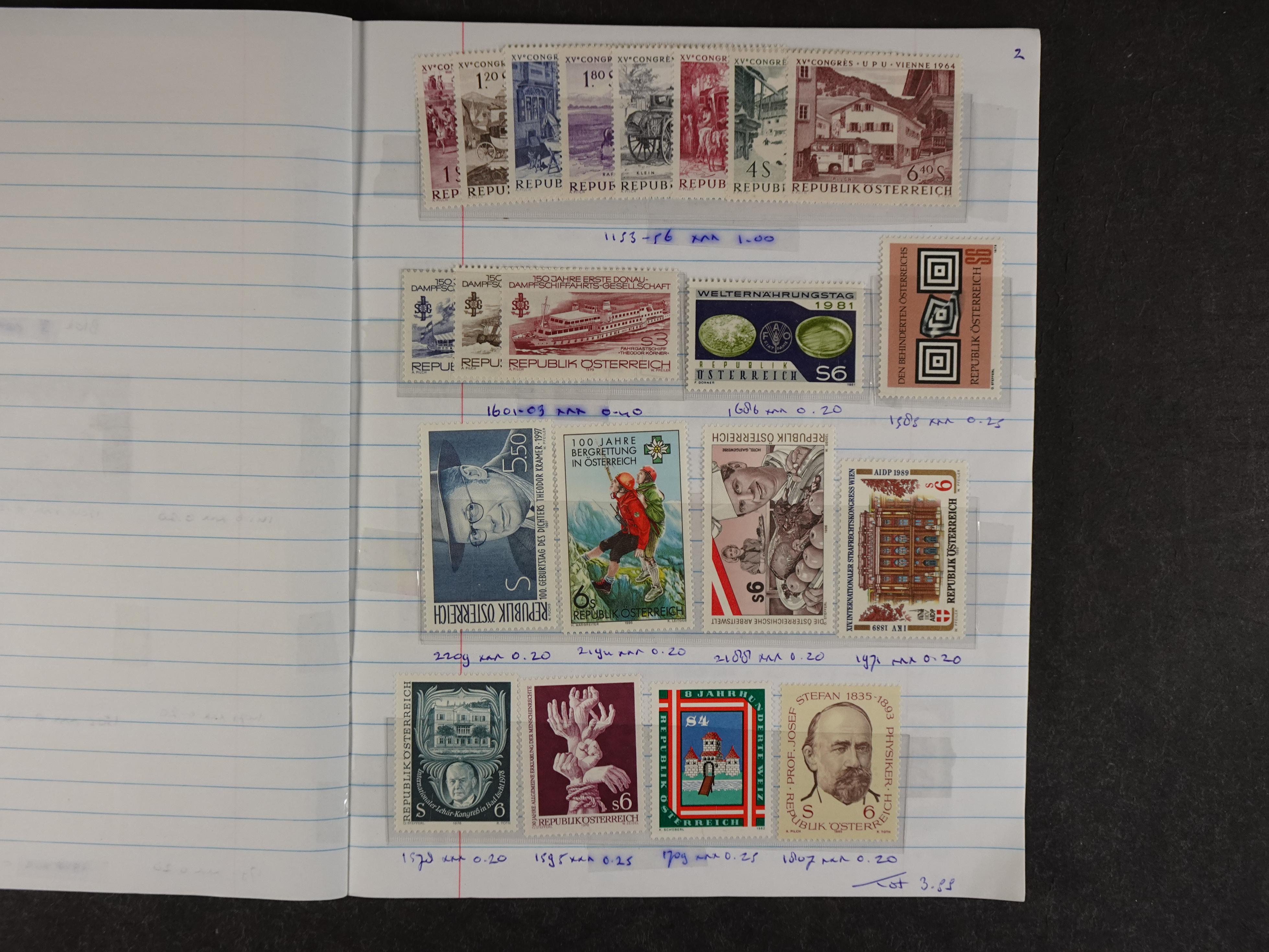 Mooie partij rondzendboekjes enorme restwaarde leuk voor weder verkoper.  451