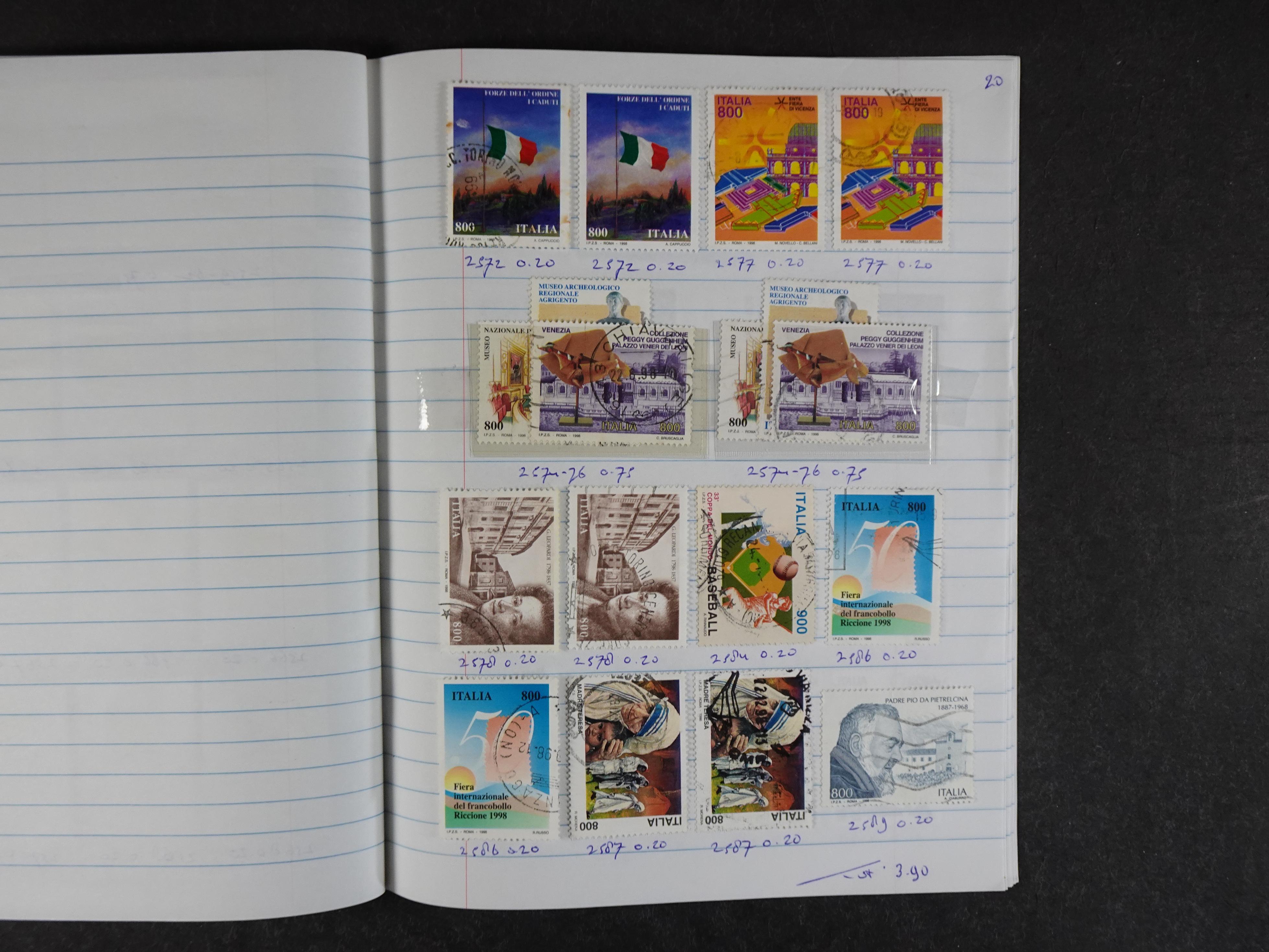 Mooie partij rondzendboekjes enorme restwaarde leuk voor weder verkoper.  576