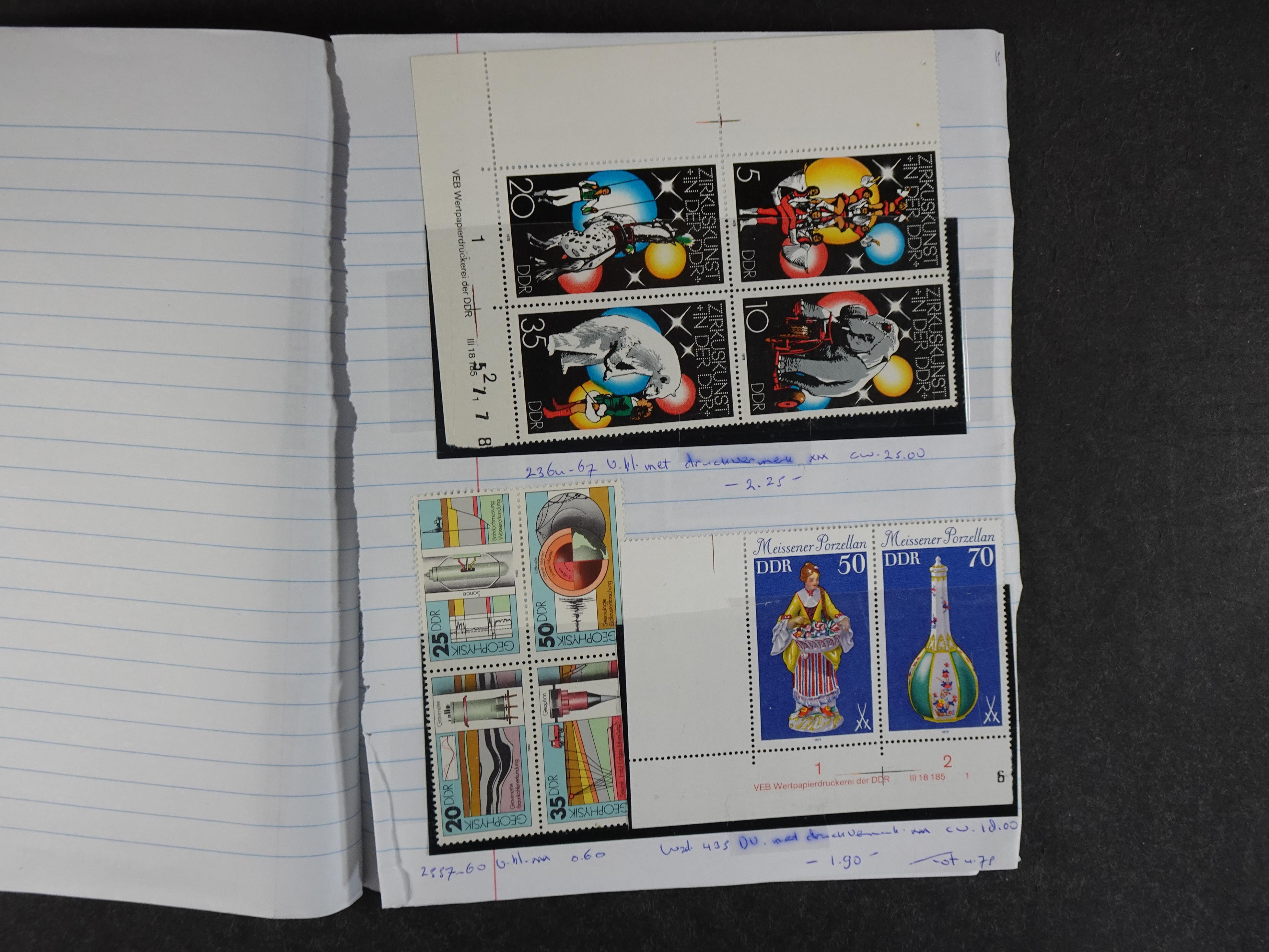 Mooie partij rondzendboekjes enorme restwaarde leuk voor weder verkoper.  652