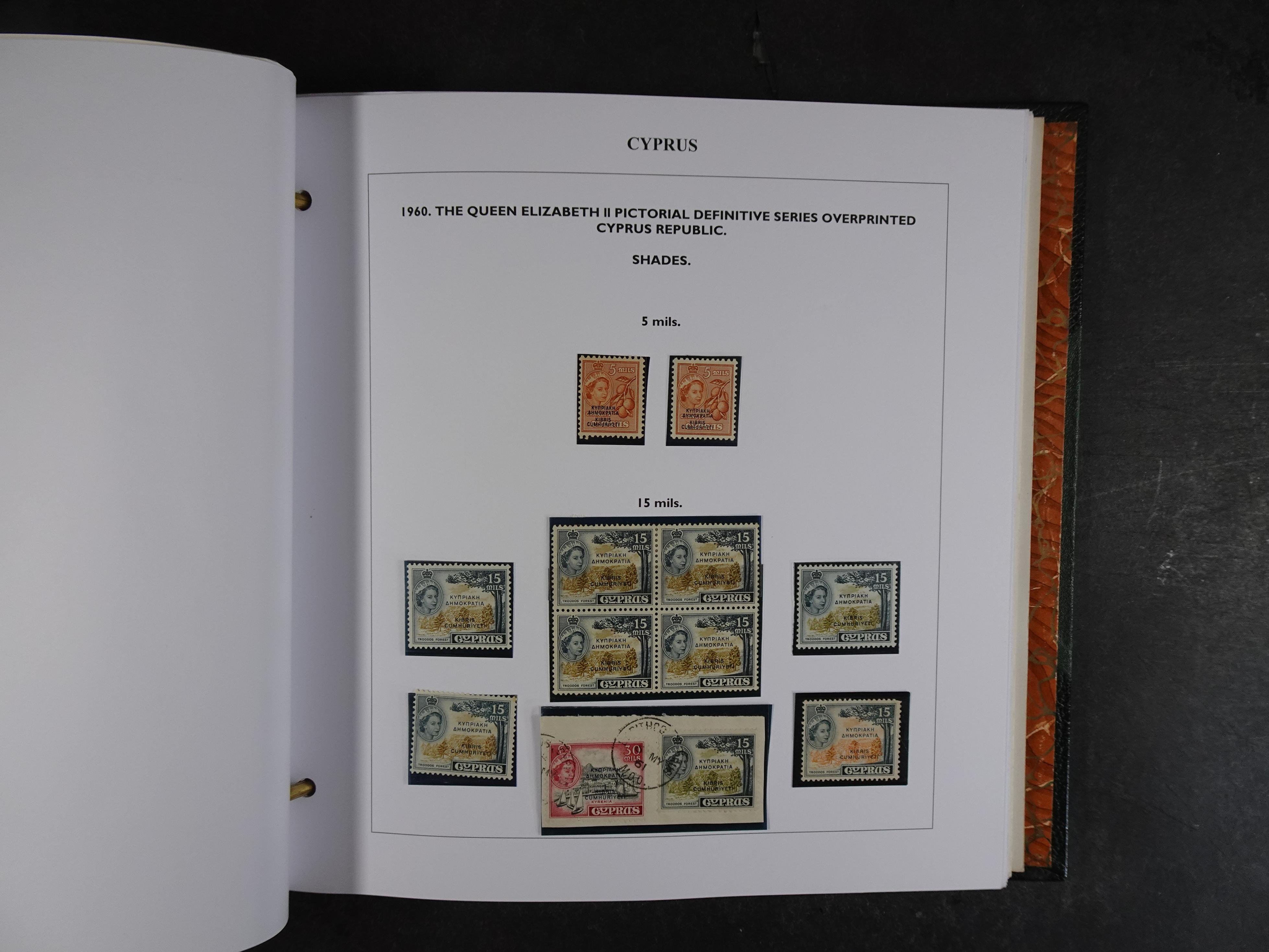 Prachtig en zeer uitgebreid collecte, waarbij dubbel verzameling. Tevens specimen, plaatfouten, boekjes, watermerken op blauwe albumbladeren.  10