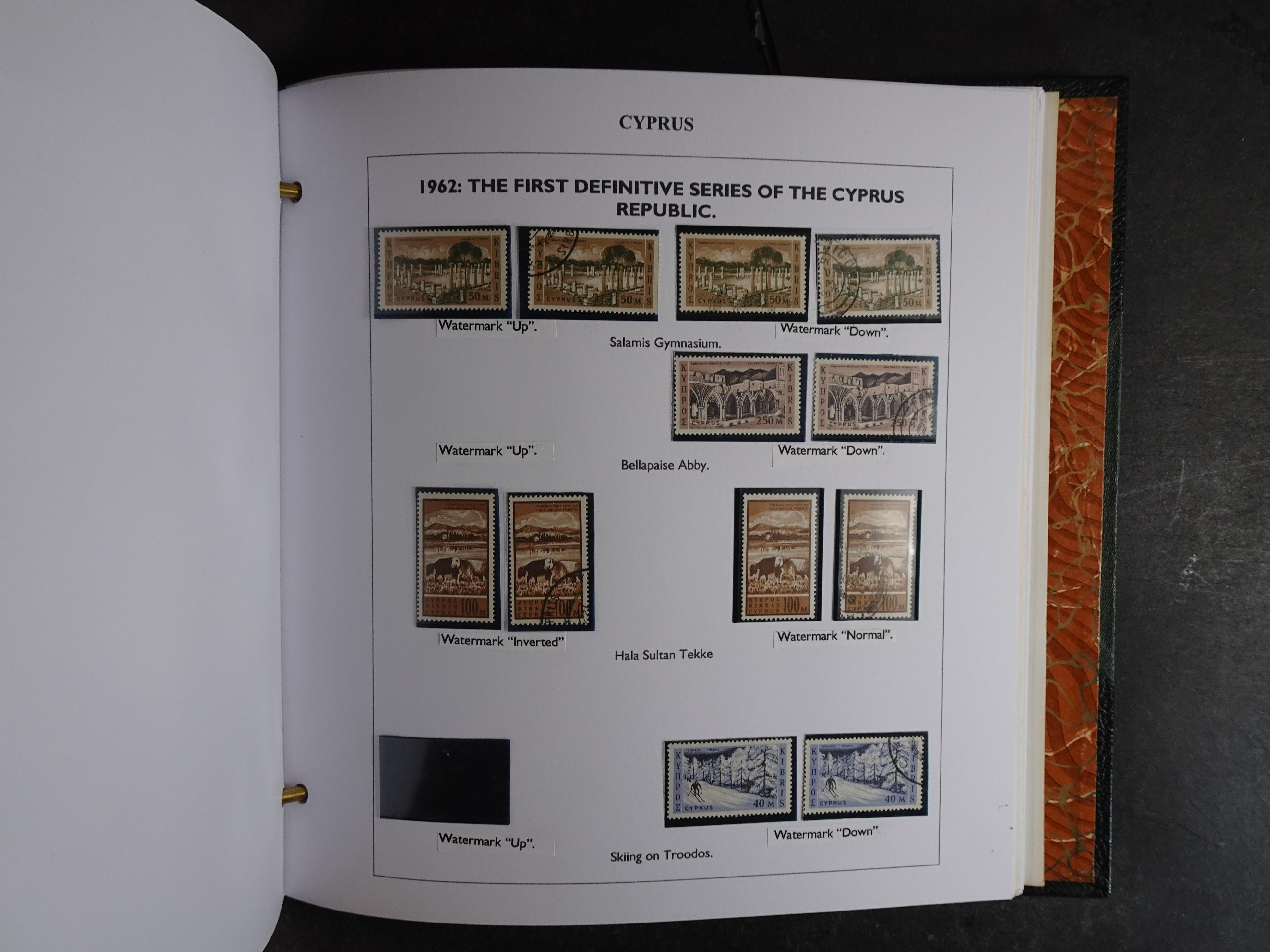 Prachtig en zeer uitgebreid collecte, waarbij dubbel verzameling. Tevens specimen, plaatfouten, boekjes, watermerken op blauwe albumbladeren.  23