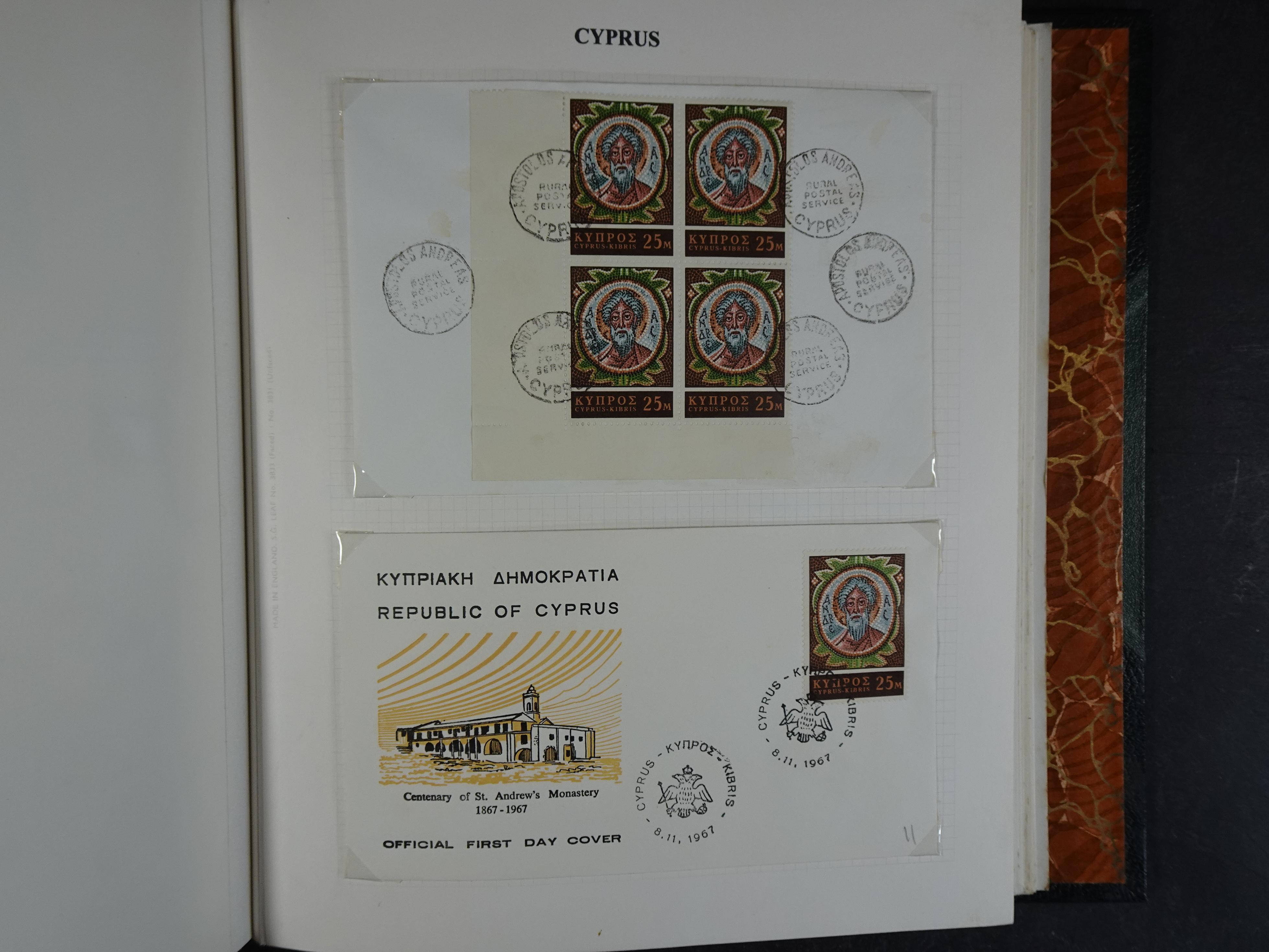 Prachtig en zeer uitgebreid collecte, waarbij dubbel verzameling. Tevens specimen, plaatfouten, boekjes, watermerken op blauwe albumbladeren.  96