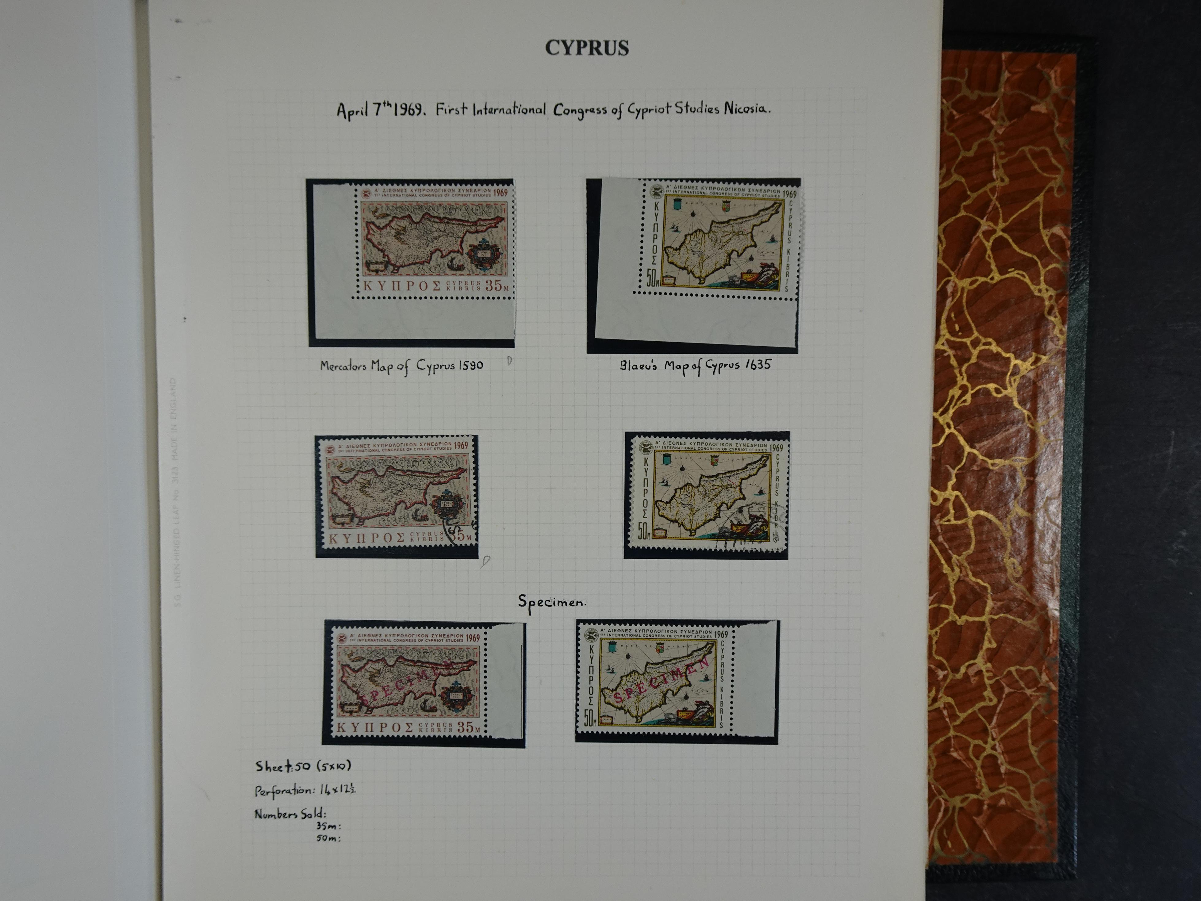 Prachtig en zeer uitgebreid collecte, waarbij dubbel verzameling. Tevens specimen, plaatfouten, boekjes, watermerken op blauwe albumbladeren.  112