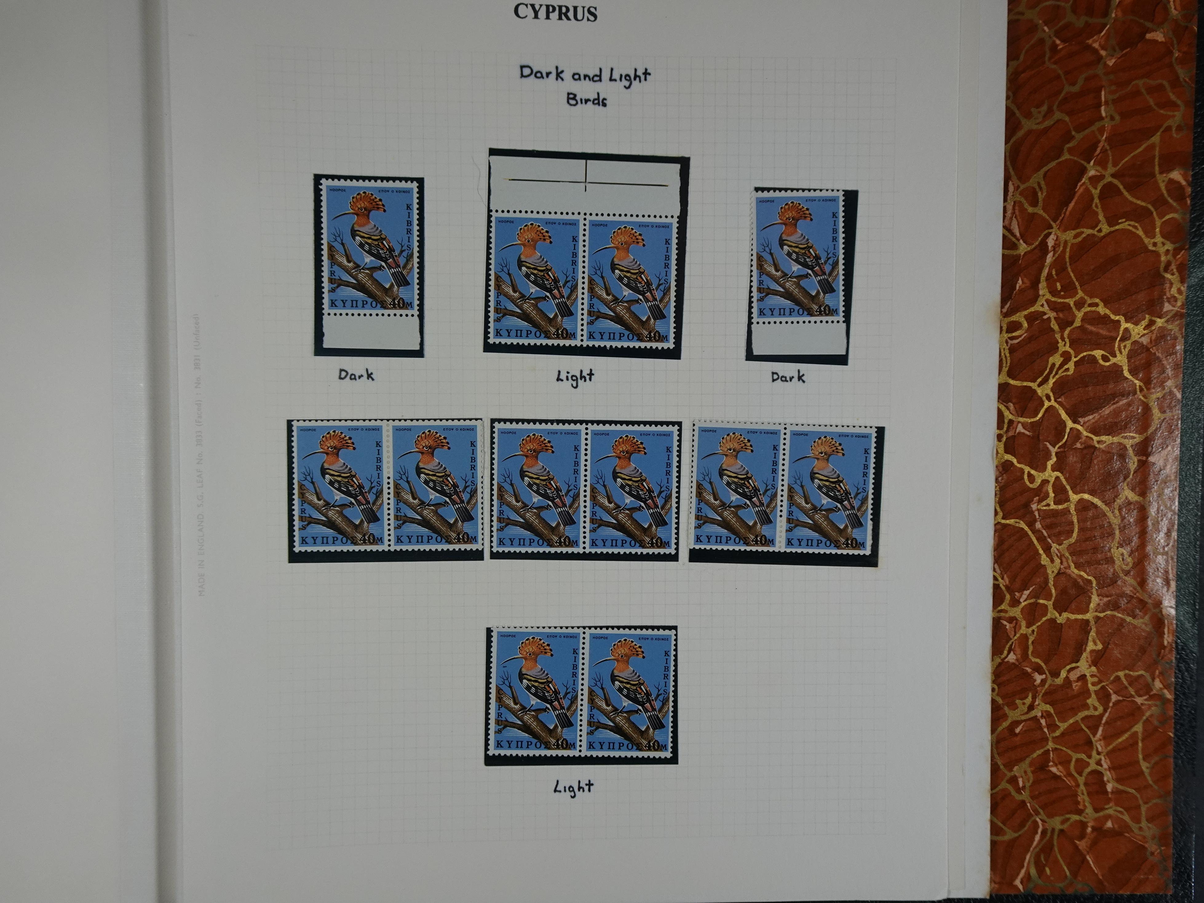 Prachtig en zeer uitgebreid collecte, waarbij dubbel verzameling. Tevens specimen, plaatfouten, boekjes, watermerken op blauwe albumbladeren.  126