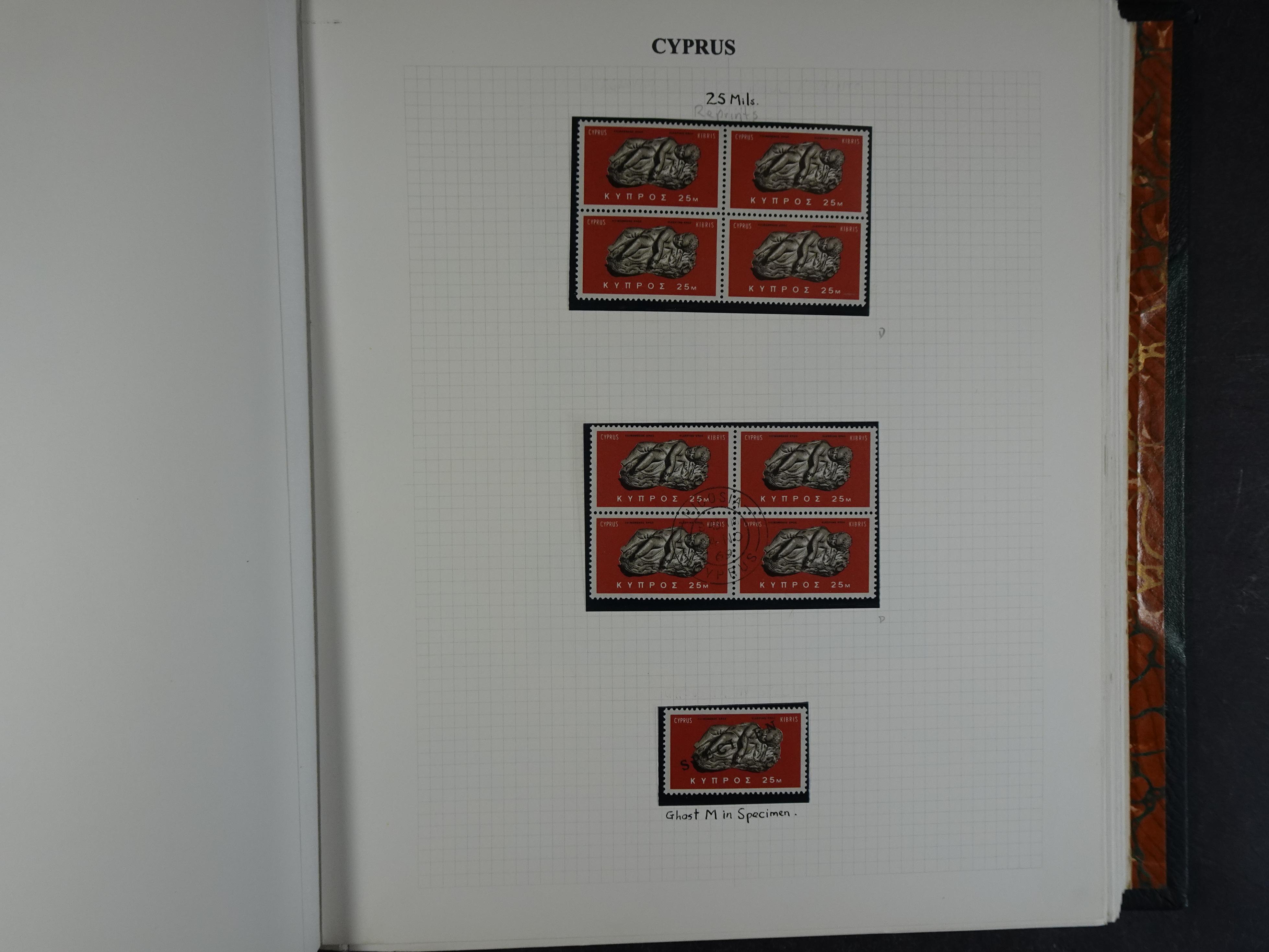 Prachtig en zeer uitgebreid collecte, waarbij dubbel verzameling. Tevens specimen, plaatfouten, boekjes, watermerken op blauwe albumbladeren.  141