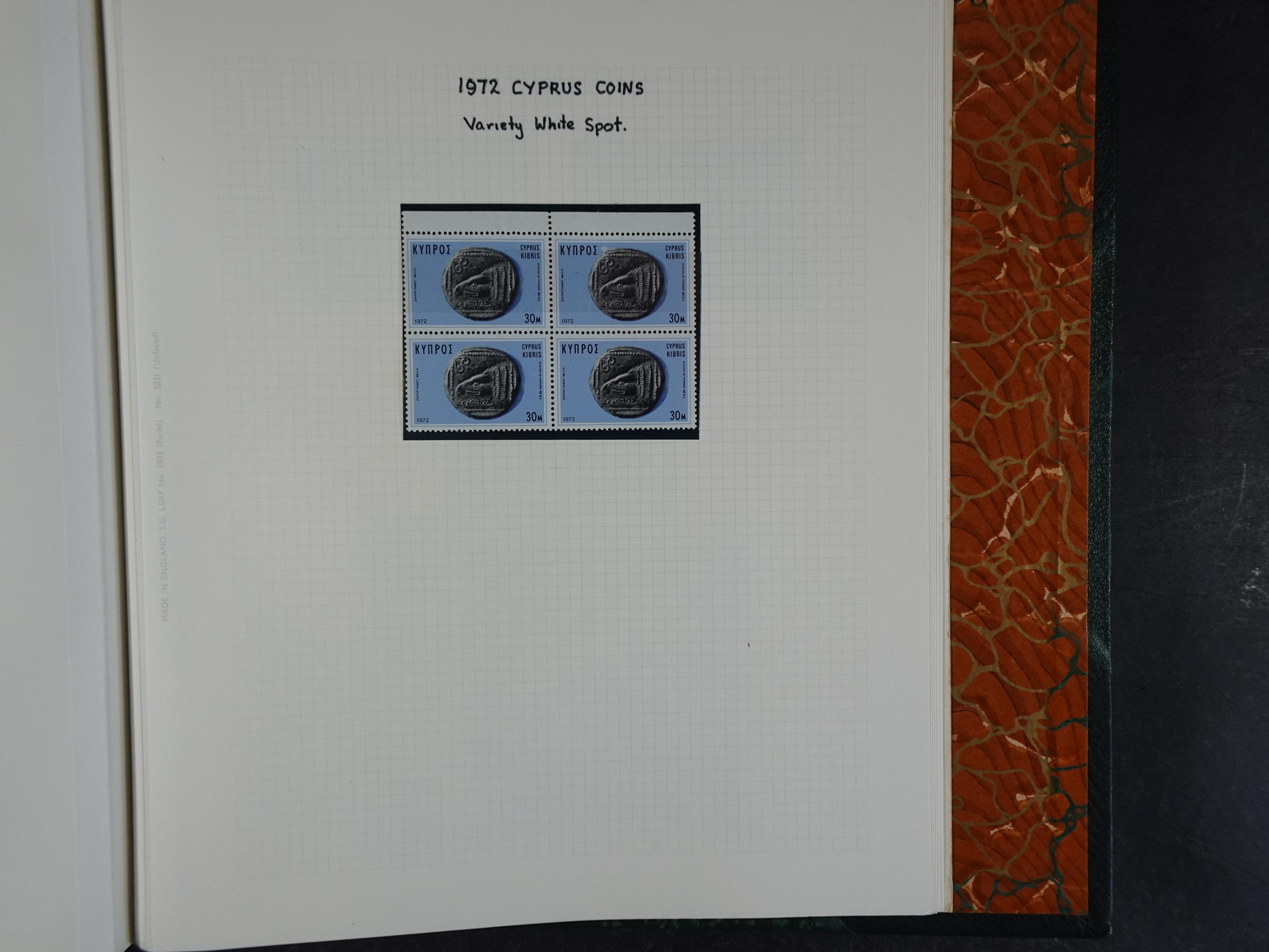 Prachtig en zeer uitgebreid collecte, waarbij dubbel verzameling. Tevens specimen, plaatfouten, boekjes, watermerken op blauwe albumbladeren.  195