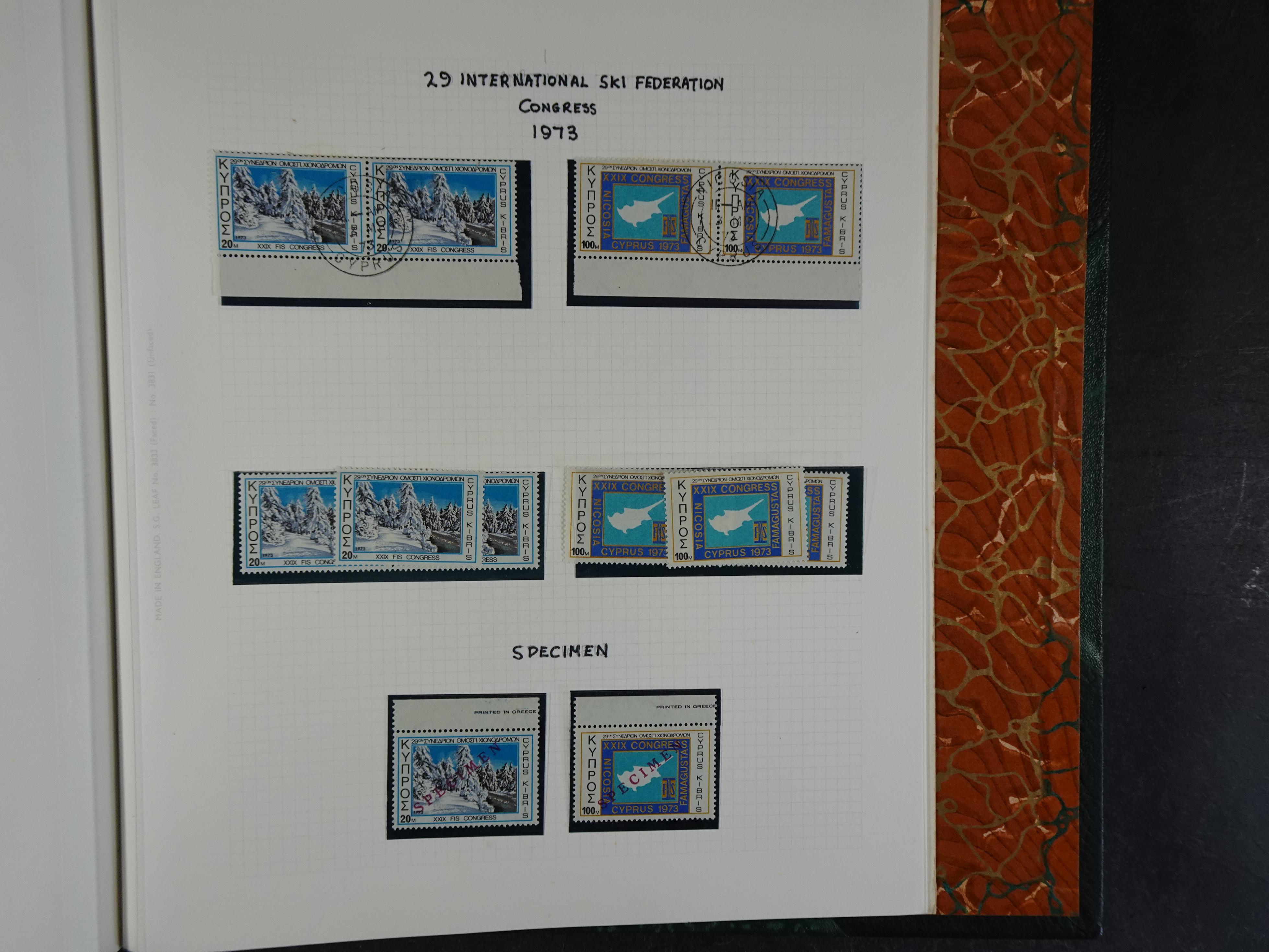 Prachtig en zeer uitgebreid collecte, waarbij dubbel verzameling. Tevens specimen, plaatfouten, boekjes, watermerken op blauwe albumbladeren.  199