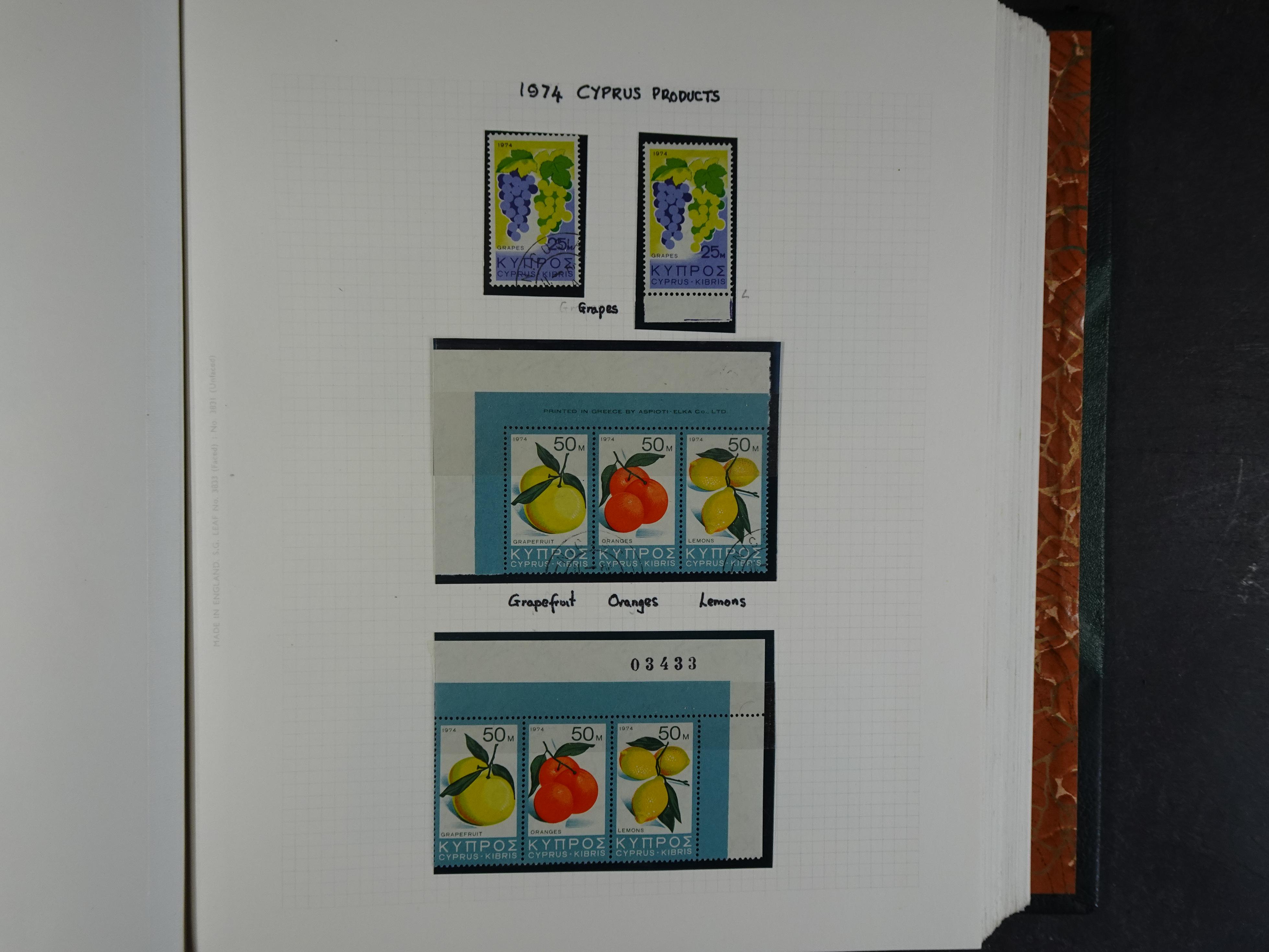 Prachtig en zeer uitgebreid collecte, waarbij dubbel verzameling. Tevens specimen, plaatfouten, boekjes, watermerken op blauwe albumbladeren.  212