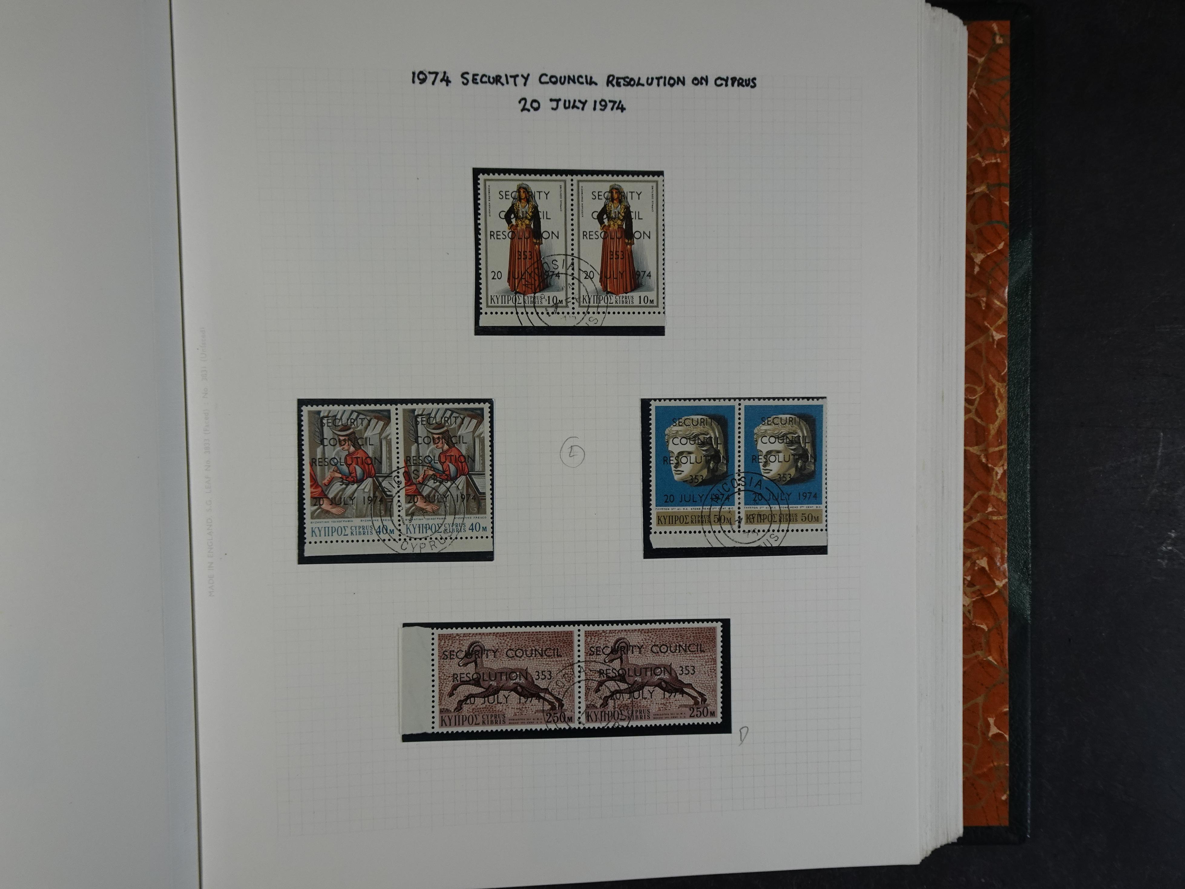 Prachtig en zeer uitgebreid collecte, waarbij dubbel verzameling. Tevens specimen, plaatfouten, boekjes, watermerken op blauwe albumbladeren.  223