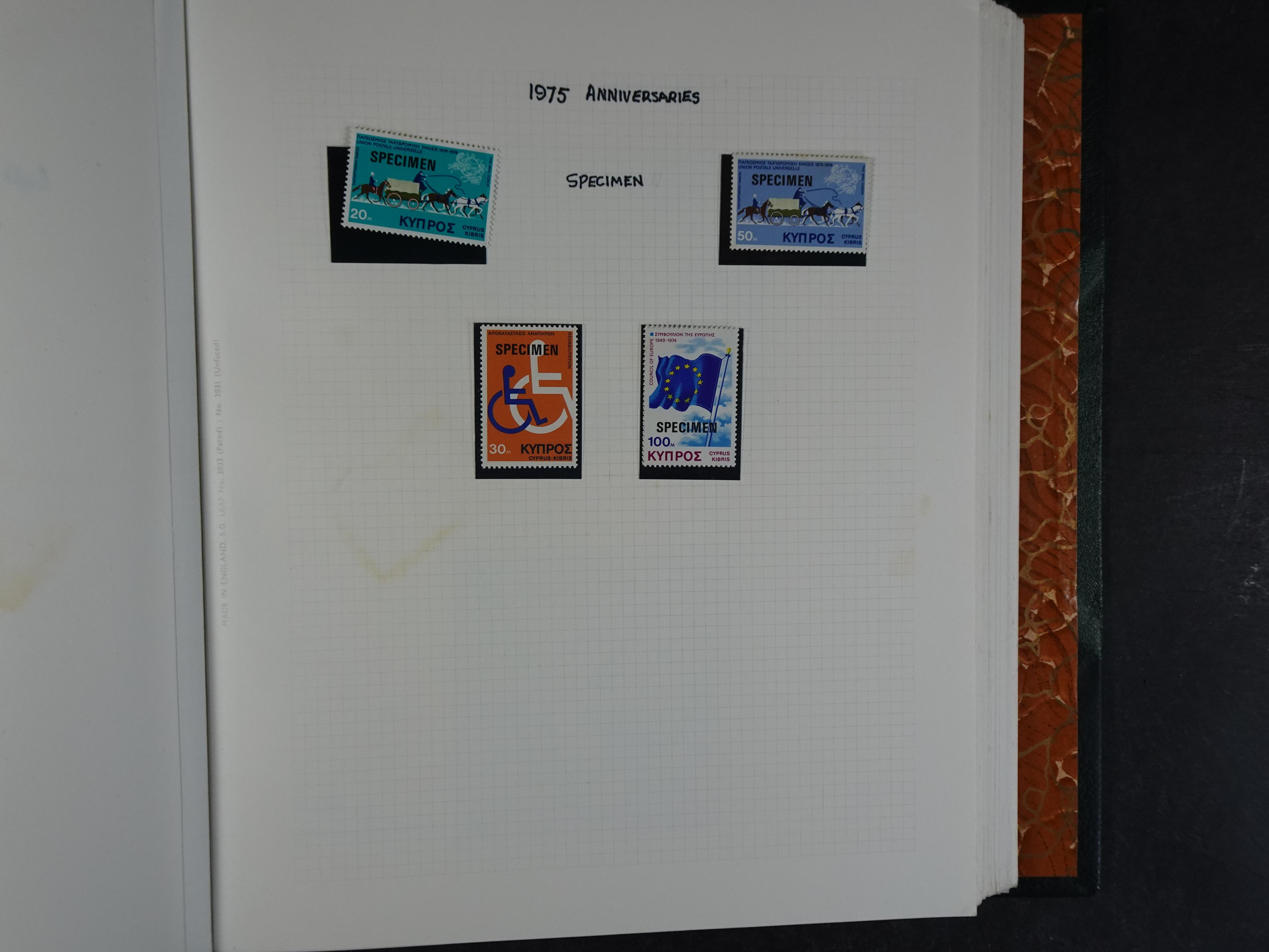 Prachtig en zeer uitgebreid collecte, waarbij dubbel verzameling. Tevens specimen, plaatfouten, boekjes, watermerken op blauwe albumbladeren.  235