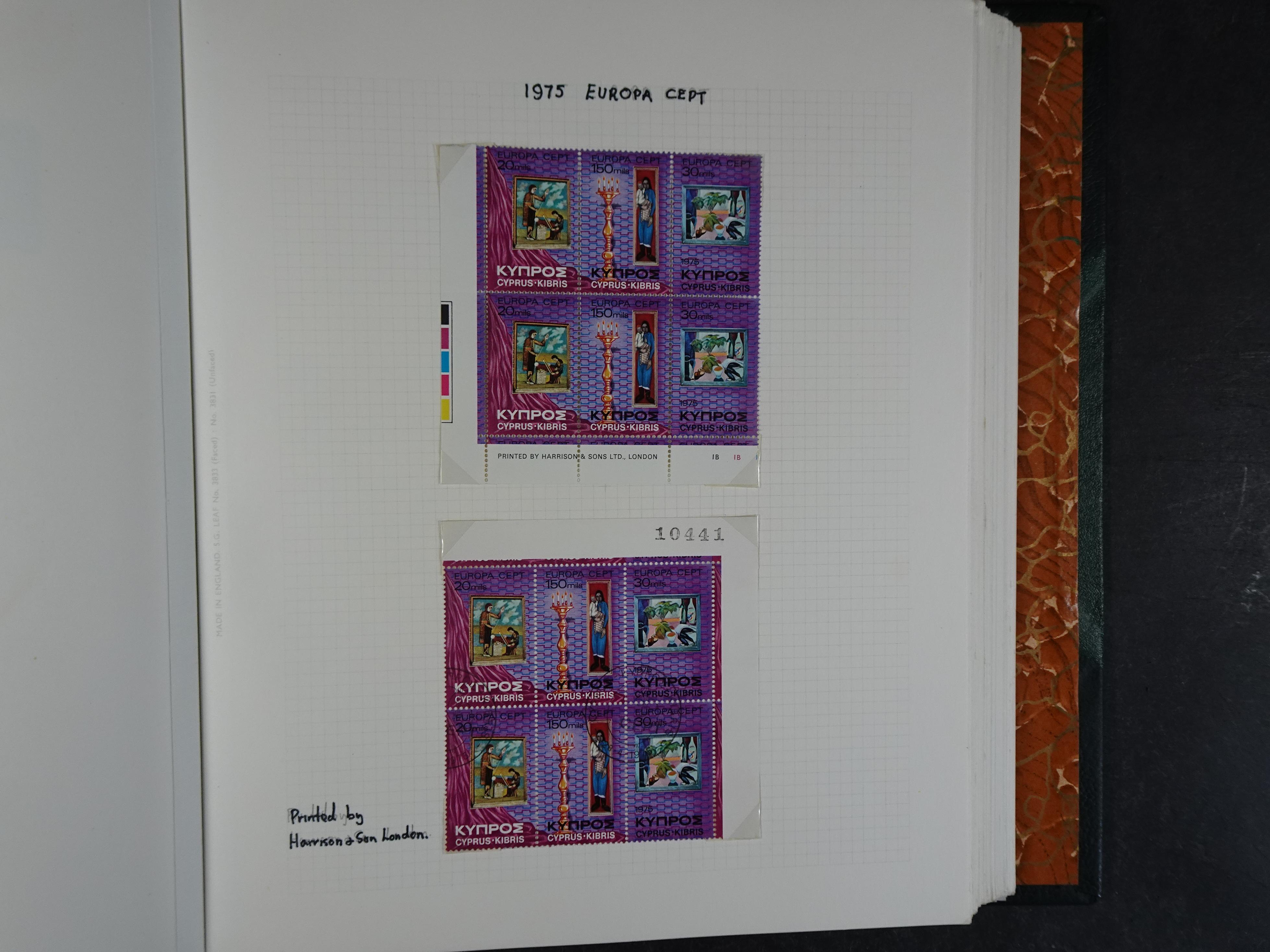 Prachtig en zeer uitgebreid collecte, waarbij dubbel verzameling. Tevens specimen, plaatfouten, boekjes, watermerken op blauwe albumbladeren.  236