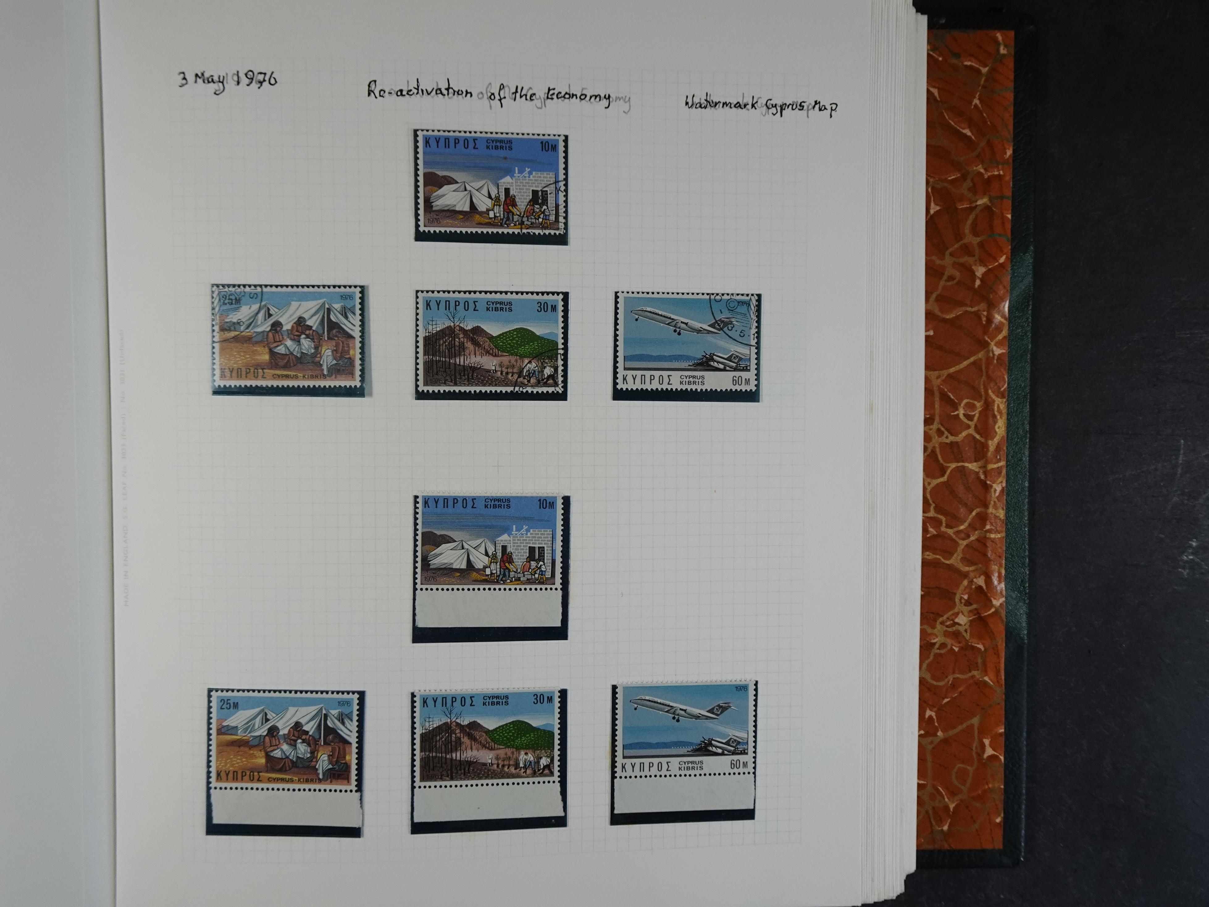 Prachtig en zeer uitgebreid collecte, waarbij dubbel verzameling. Tevens specimen, plaatfouten, boekjes, watermerken op blauwe albumbladeren.  247