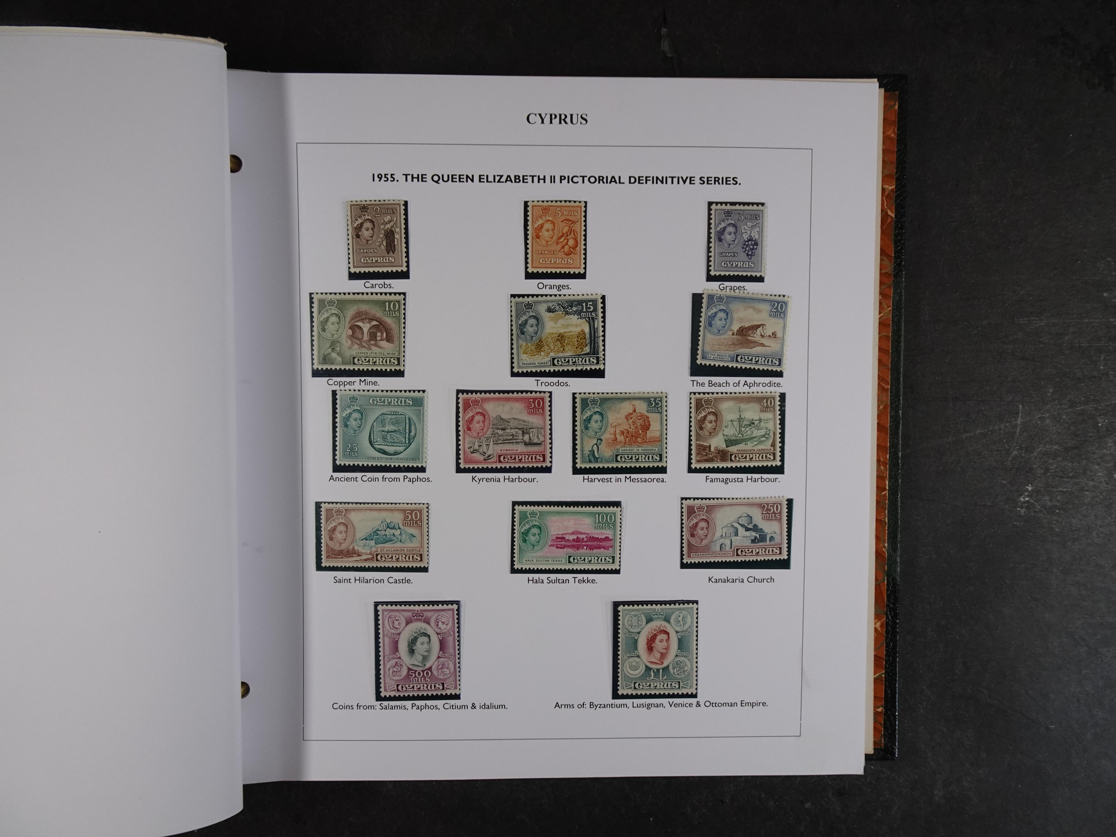 Prachtig en zeer uitgebreid collecte, waarbij dubbel verzameling. Tevens specimen, plaatfouten, boekjes, watermerken op blauwe albumbladeren.  250