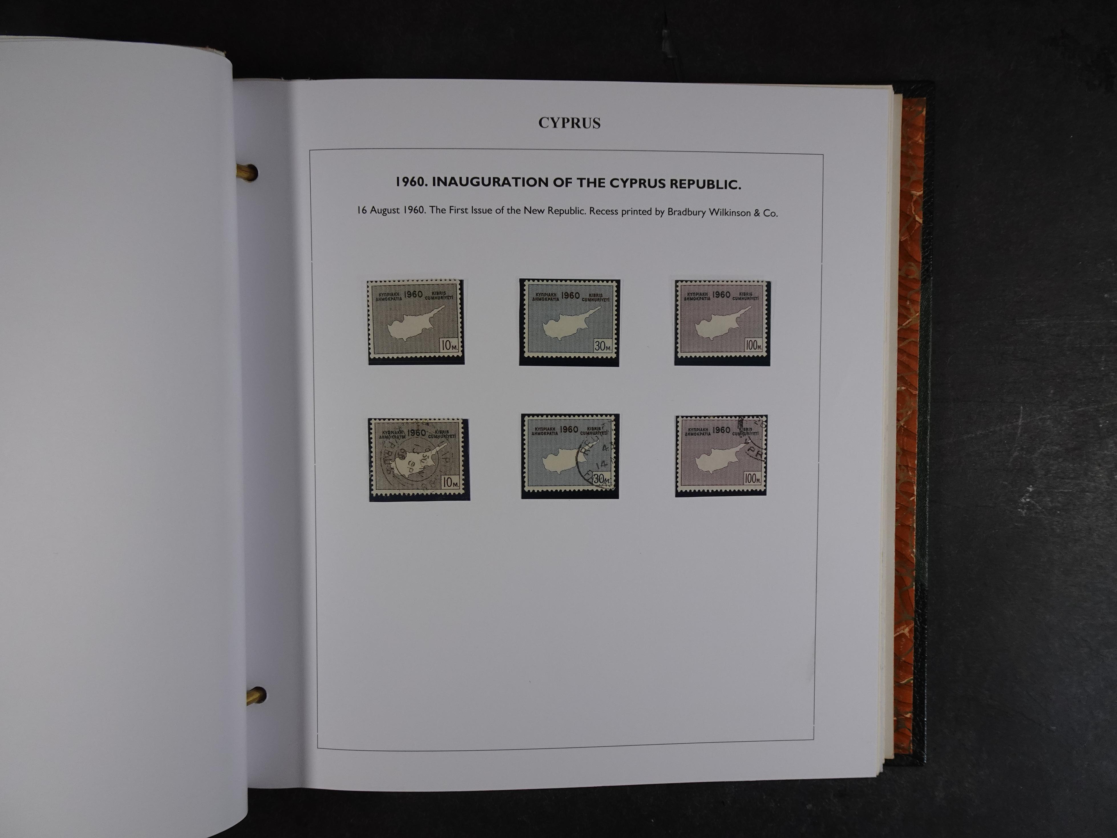 Prachtig en zeer uitgebreid collecte, waarbij dubbel verzameling. Tevens specimen, plaatfouten, boekjes, watermerken op blauwe albumbladeren.  253