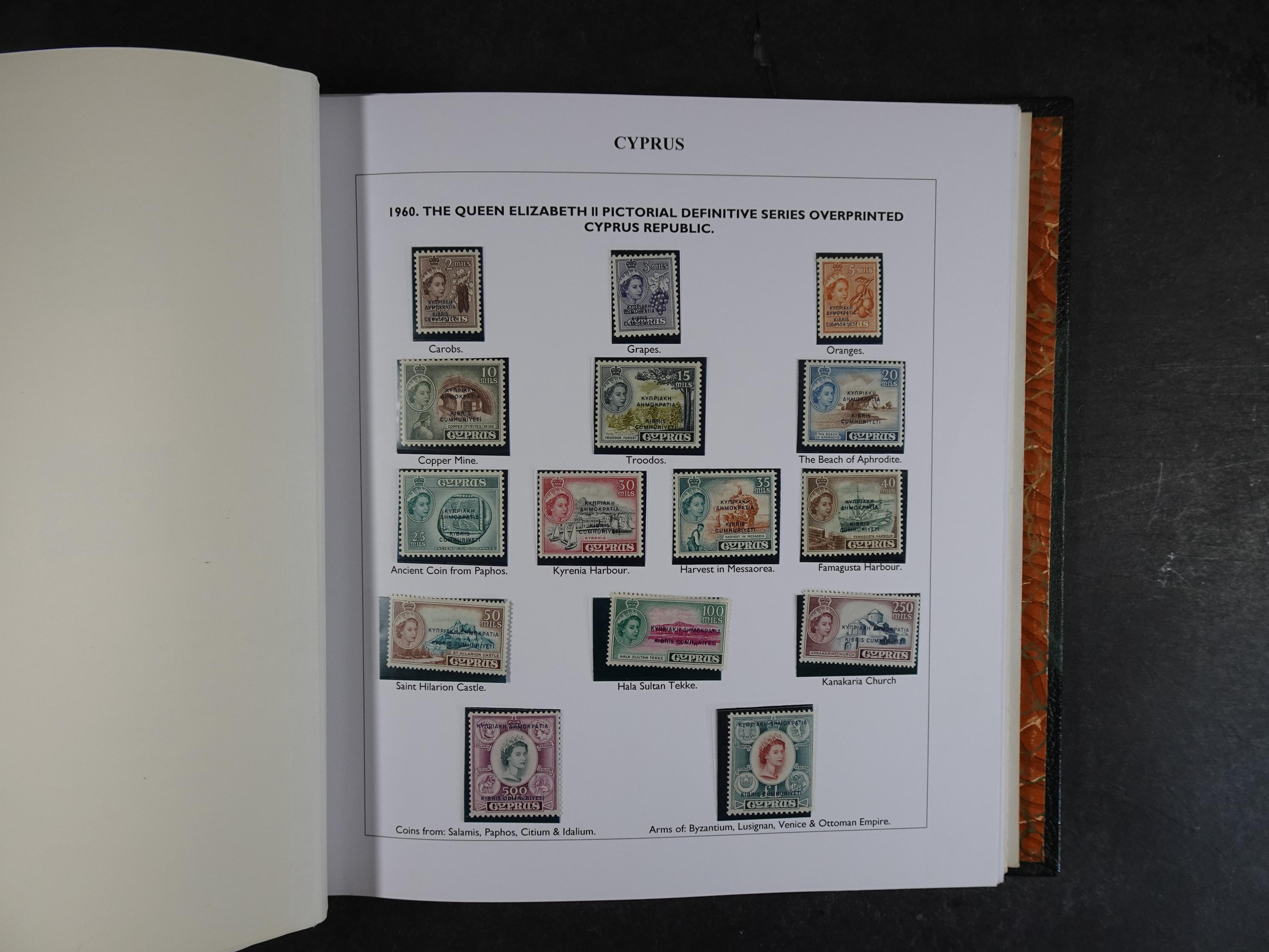 Prachtig en zeer uitgebreid collecte, waarbij dubbel verzameling. Tevens specimen, plaatfouten, boekjes, watermerken op blauwe albumbladeren.  256