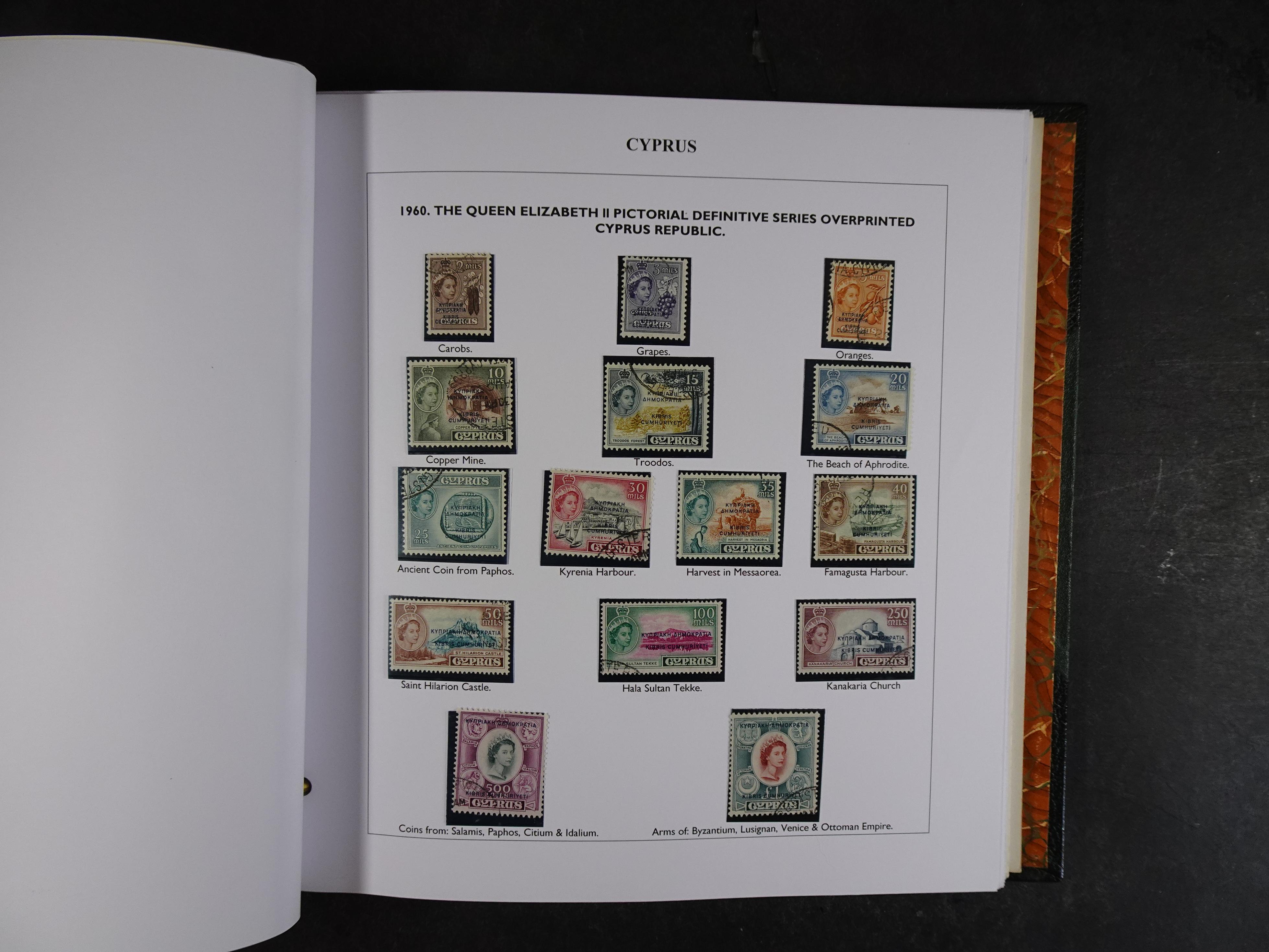 Prachtig en zeer uitgebreid collecte, waarbij dubbel verzameling. Tevens specimen, plaatfouten, boekjes, watermerken op blauwe albumbladeren.  257