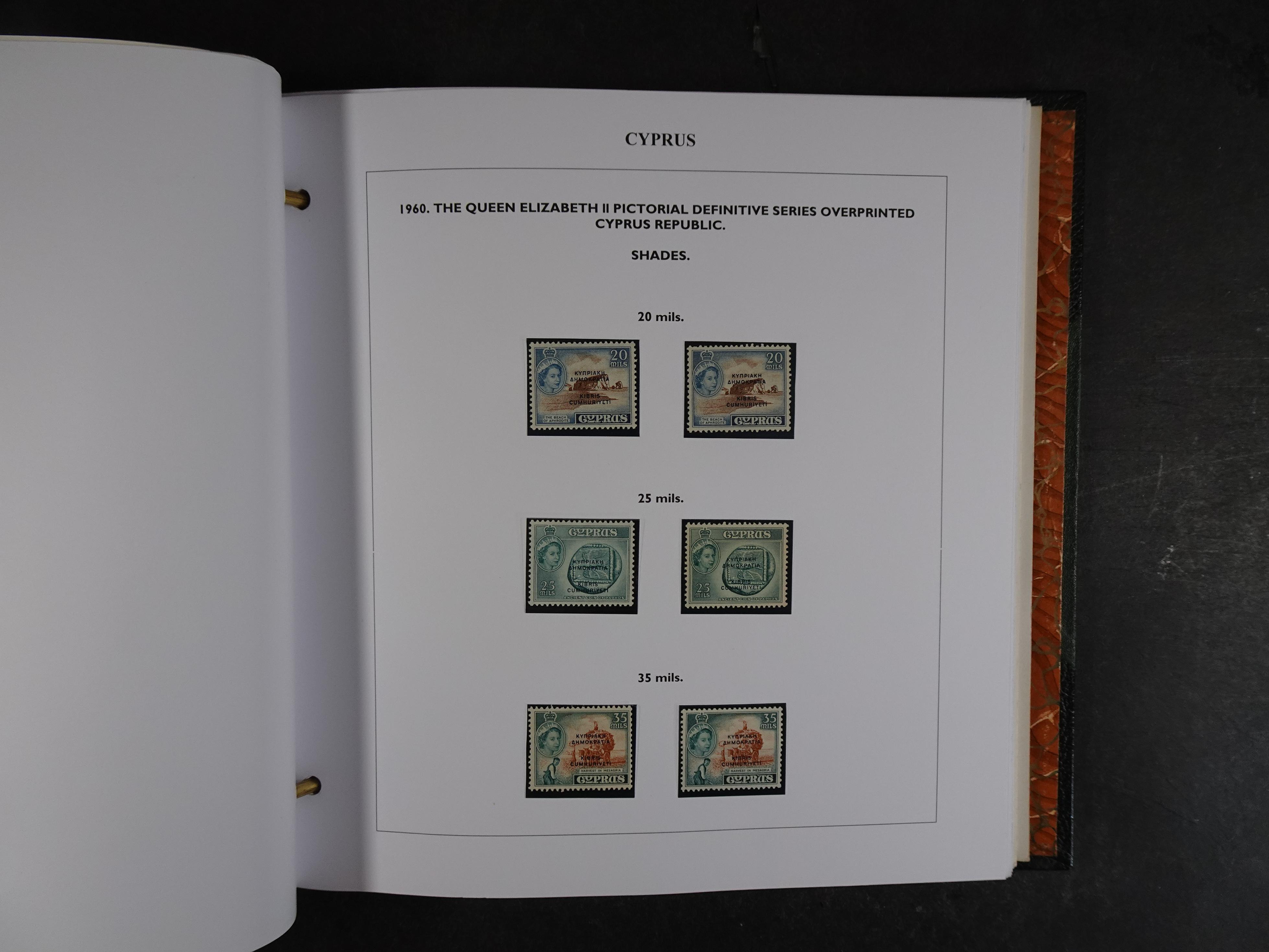 Prachtig en zeer uitgebreid collecte, waarbij dubbel verzameling. Tevens specimen, plaatfouten, boekjes, watermerken op blauwe albumbladeren.  259