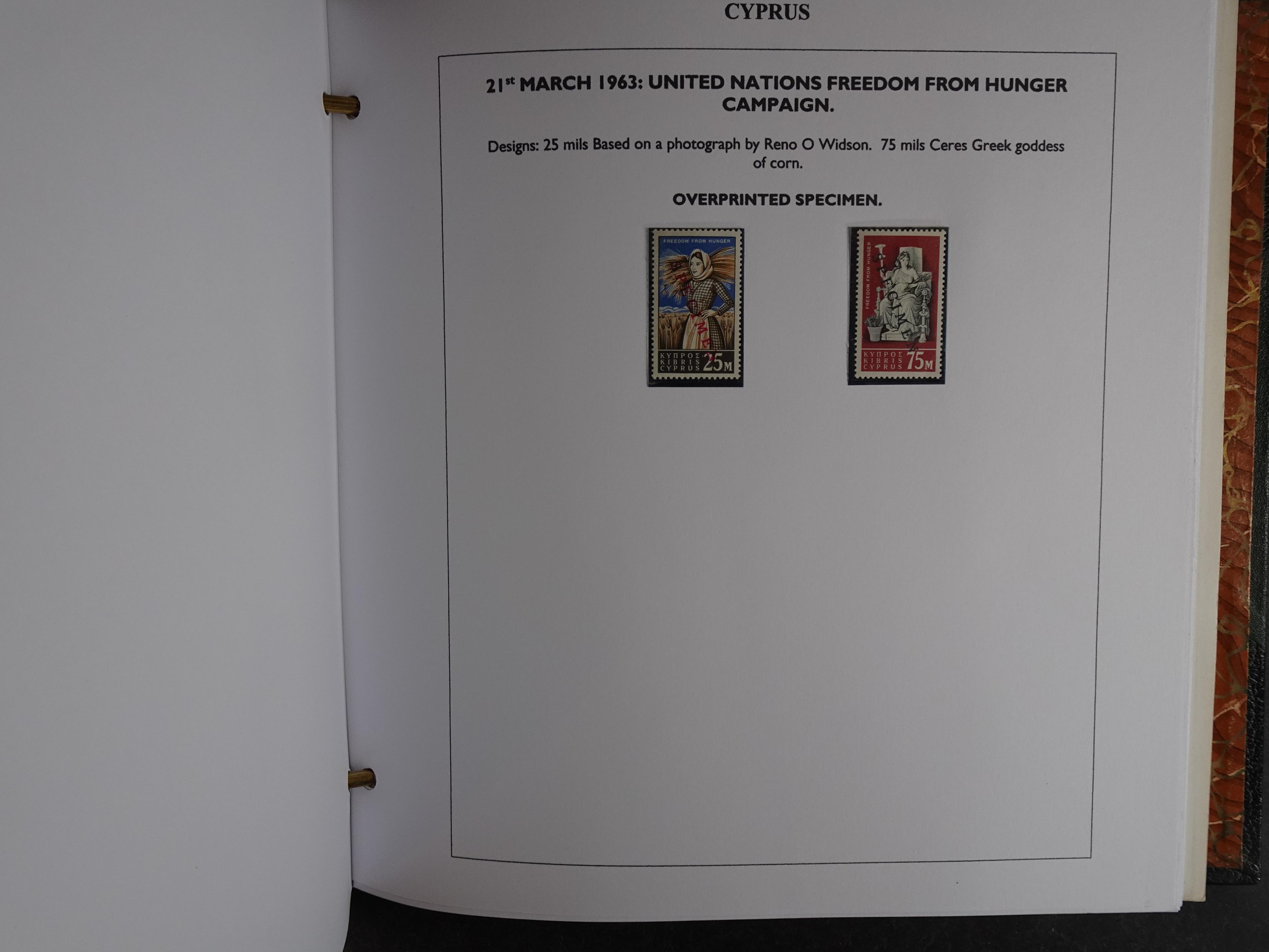 Prachtig en zeer uitgebreid collecte, waarbij dubbel verzameling. Tevens specimen, plaatfouten, boekjes, watermerken op blauwe albumbladeren.  279