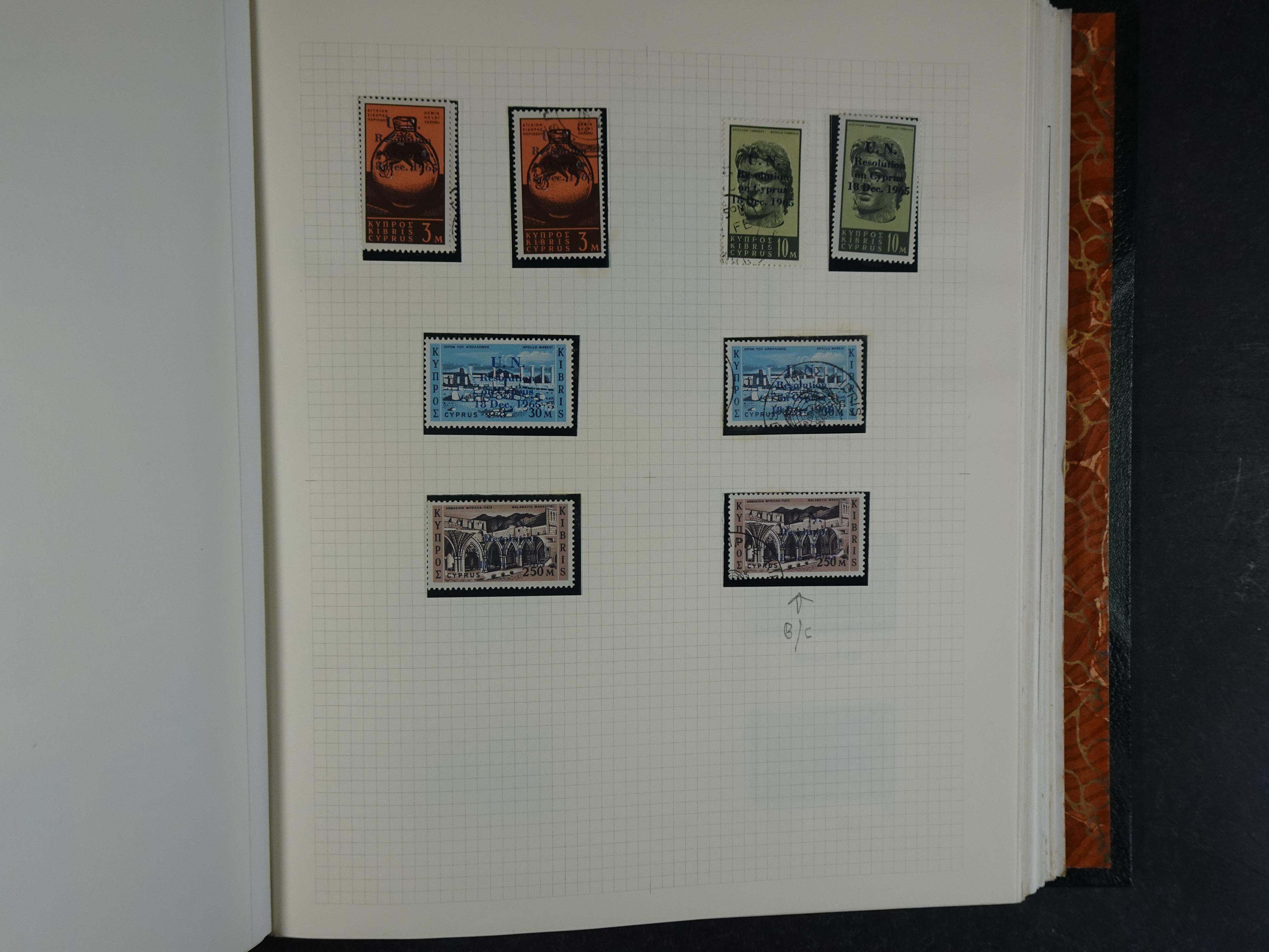 Prachtig en zeer uitgebreid collecte, waarbij dubbel verzameling. Tevens specimen, plaatfouten, boekjes, watermerken op blauwe albumbladeren.  325