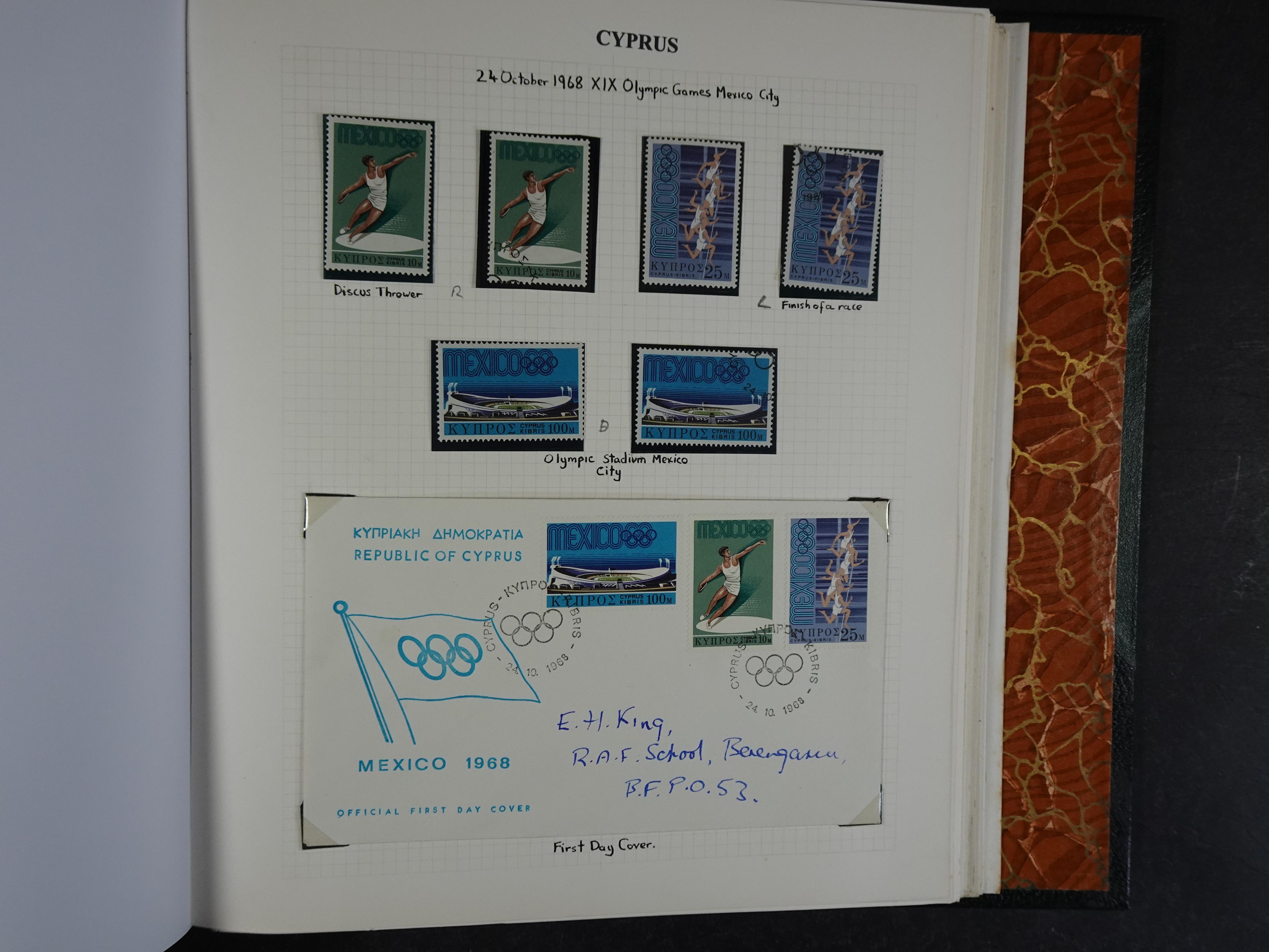 Prachtig en zeer uitgebreid collecte, waarbij dubbel verzameling. Tevens specimen, plaatfouten, boekjes, watermerken op blauwe albumbladeren.  354