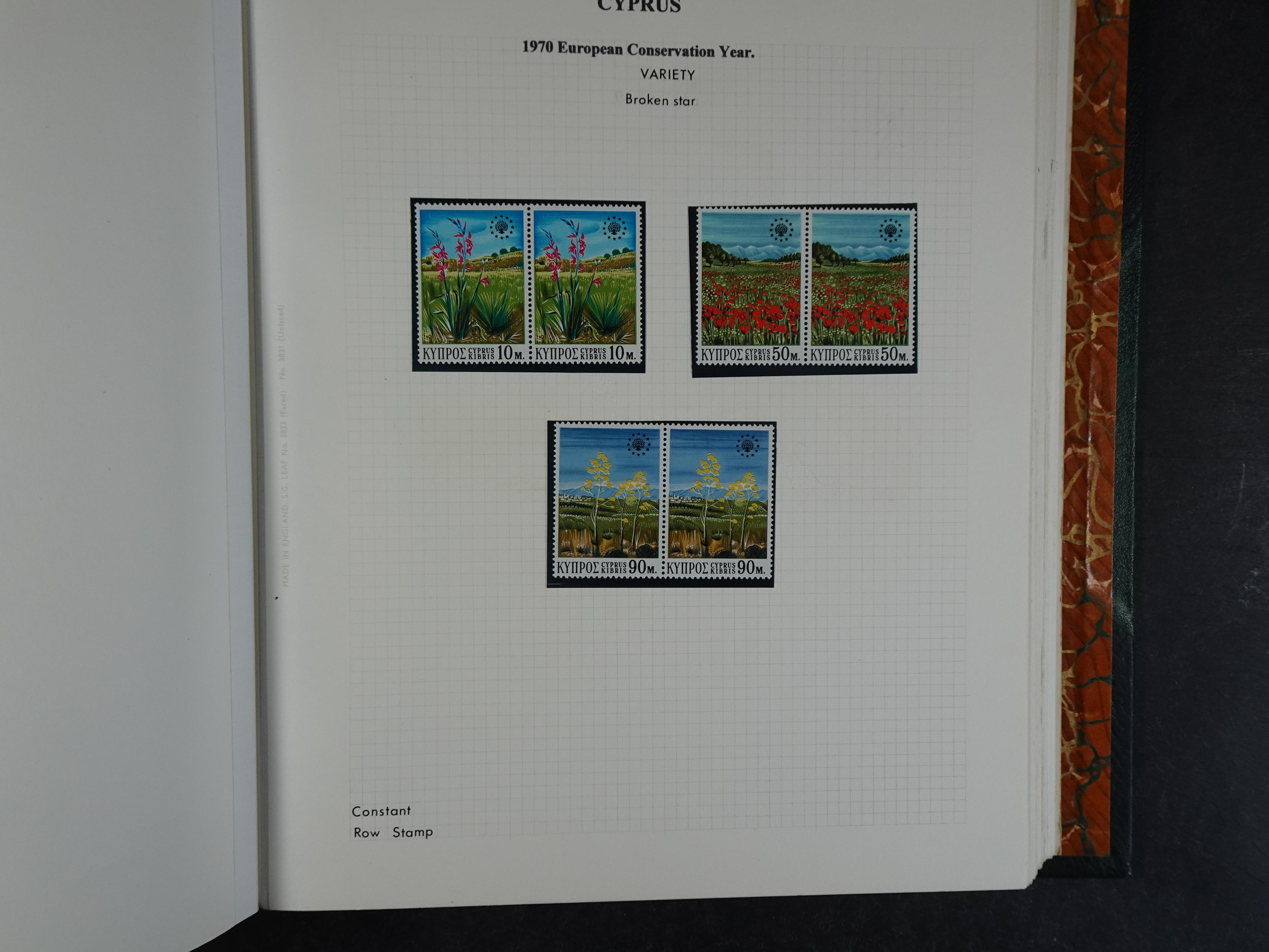 Prachtig en zeer uitgebreid collecte, waarbij dubbel verzameling. Tevens specimen, plaatfouten, boekjes, watermerken op blauwe albumbladeren.  401