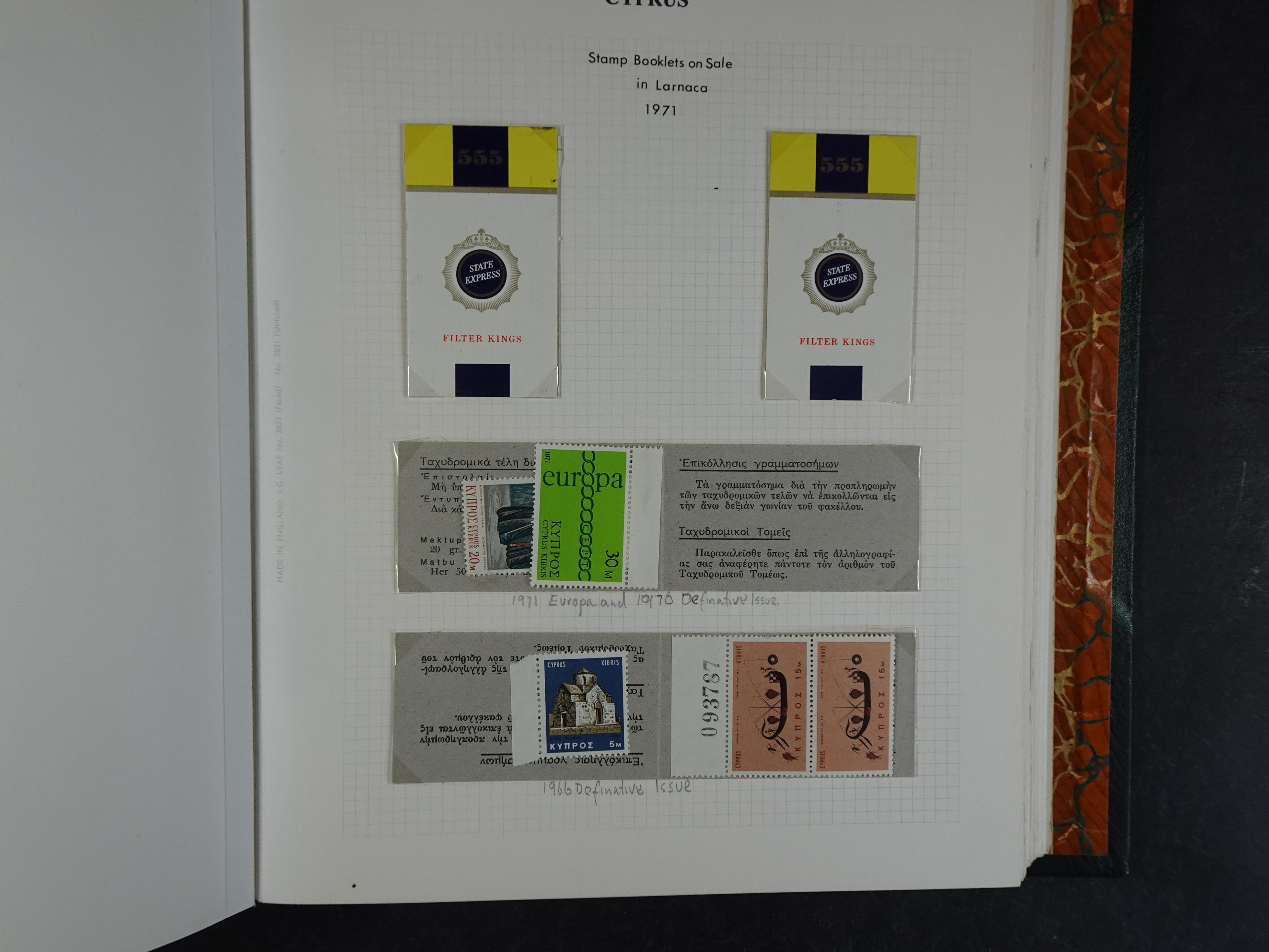 Prachtig en zeer uitgebreid collecte, waarbij dubbel verzameling. Tevens specimen, plaatfouten, boekjes, watermerken op blauwe albumbladeren.  406