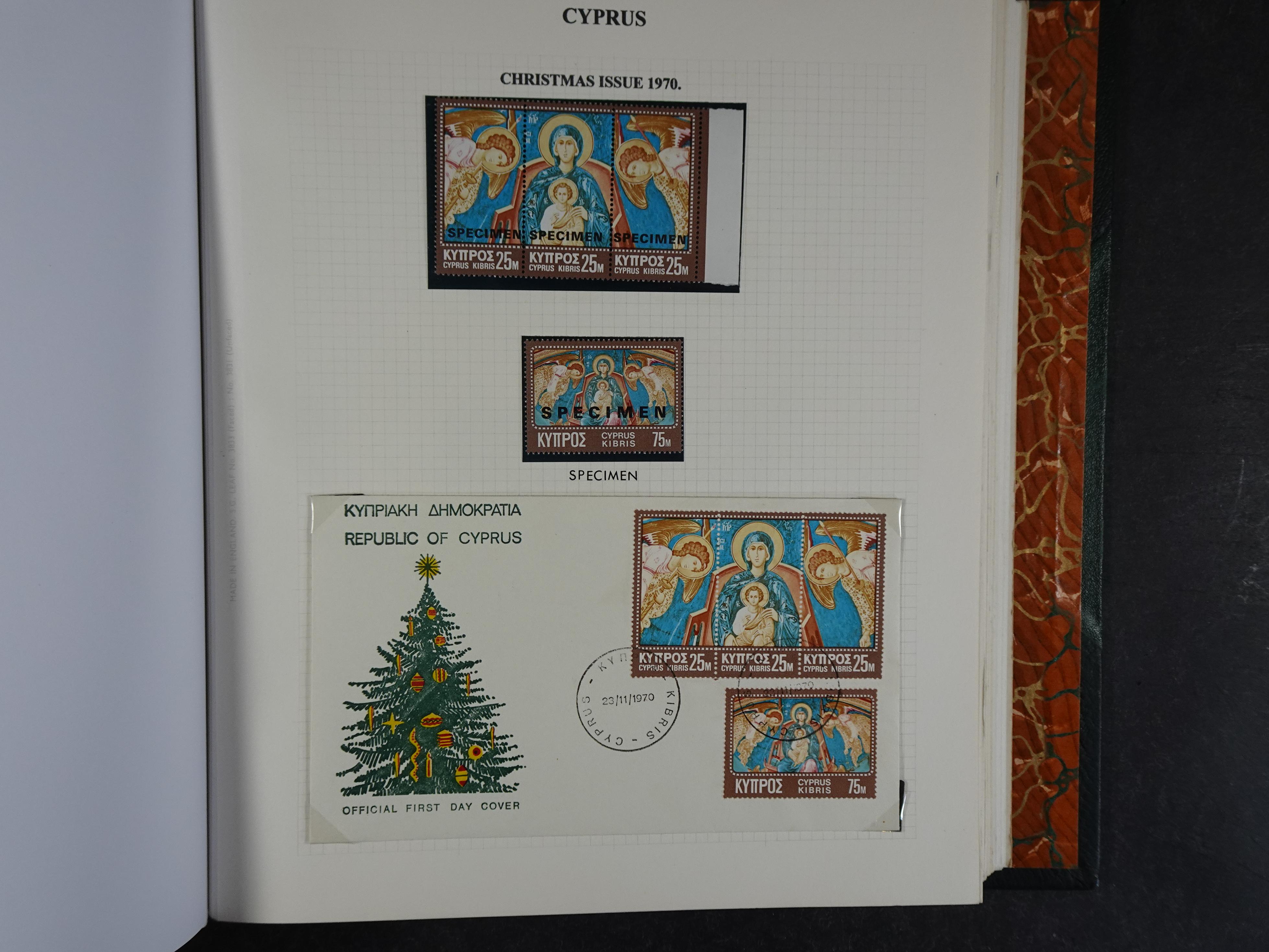 Prachtig en zeer uitgebreid collecte, waarbij dubbel verzameling. Tevens specimen, plaatfouten, boekjes, watermerken op blauwe albumbladeren.  413