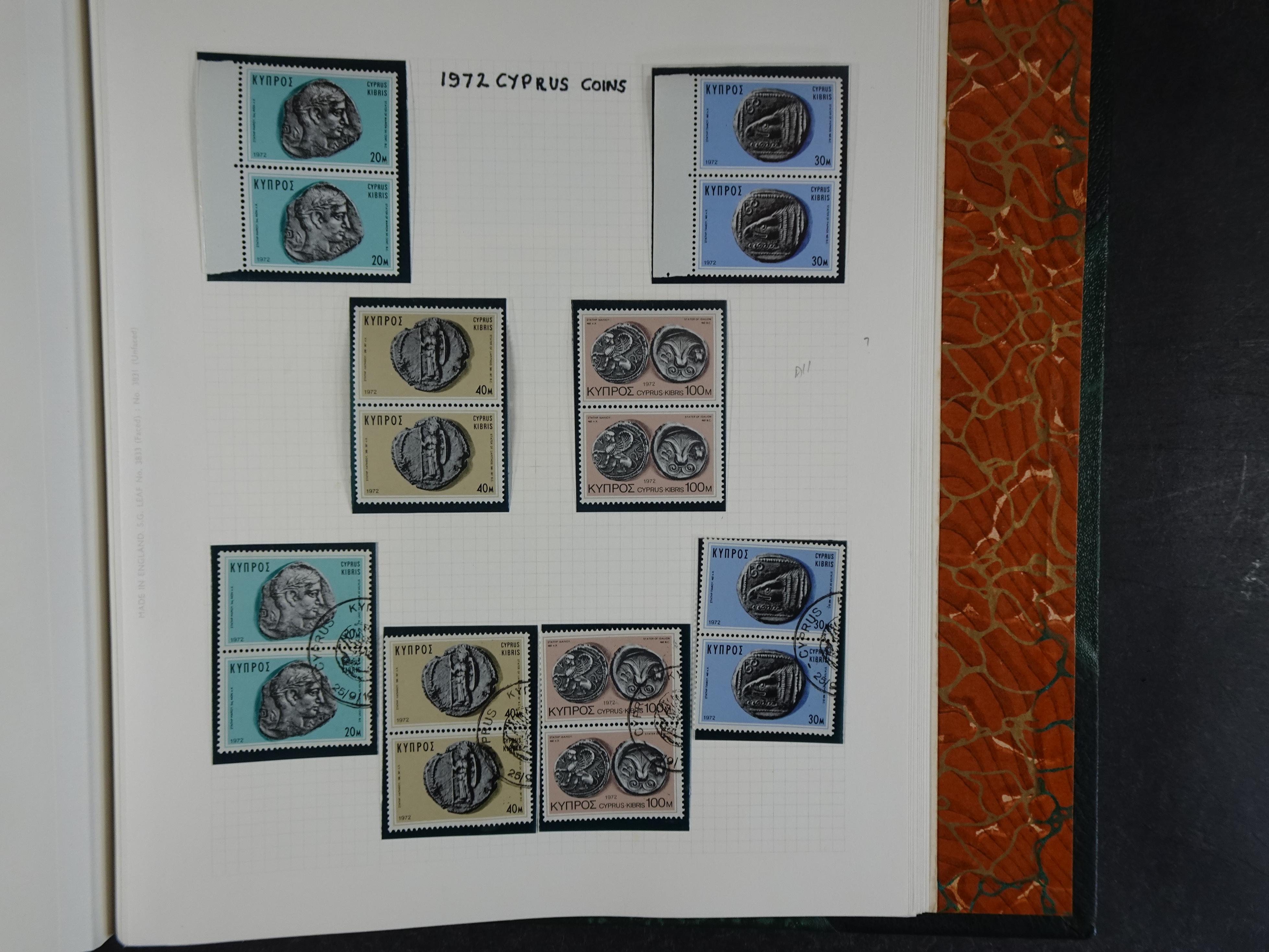 Prachtig en zeer uitgebreid collecte, waarbij dubbel verzameling. Tevens specimen, plaatfouten, boekjes, watermerken op blauwe albumbladeren.  440