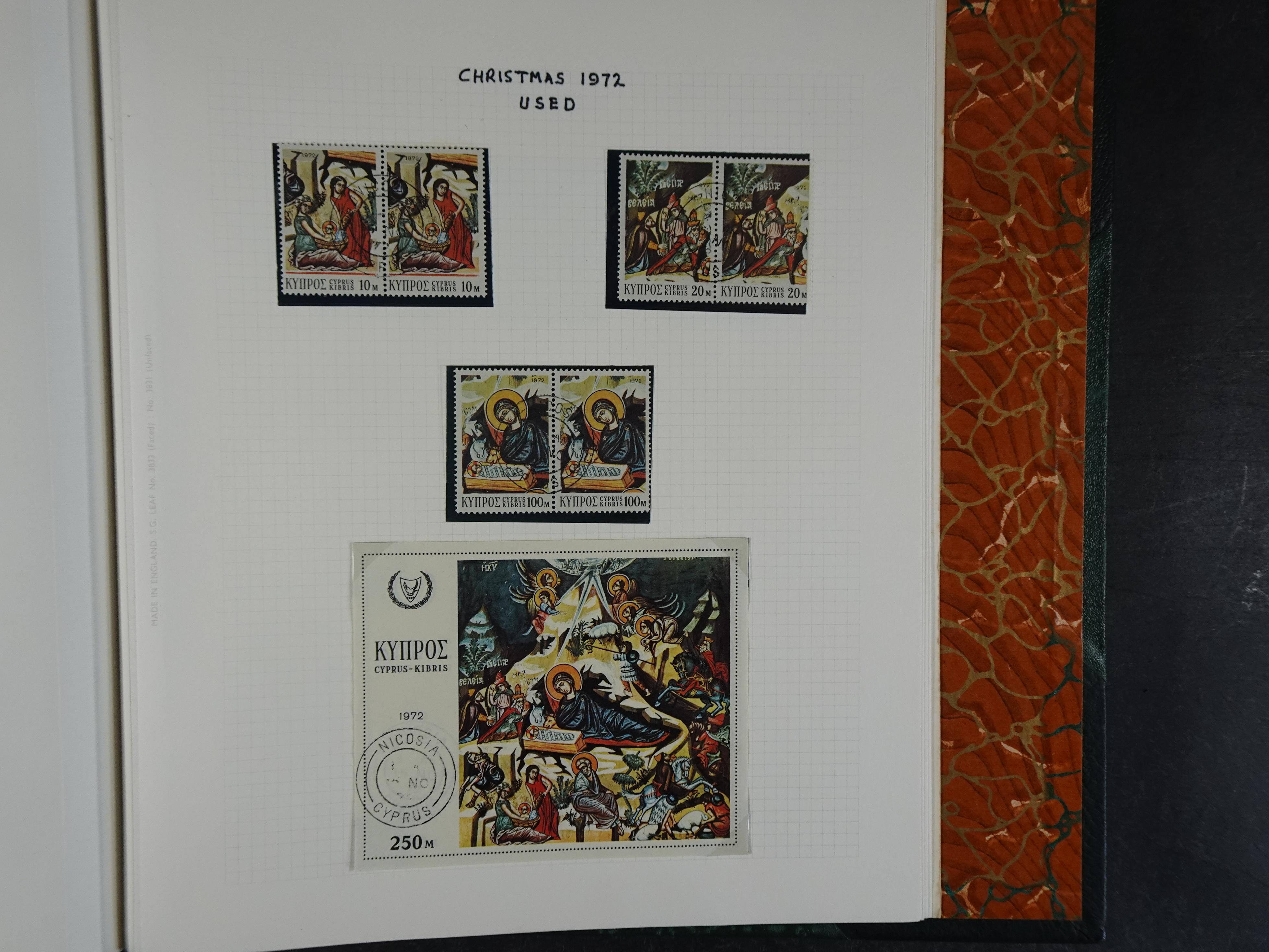 Prachtig en zeer uitgebreid collecte, waarbij dubbel verzameling. Tevens specimen, plaatfouten, boekjes, watermerken op blauwe albumbladeren.  445