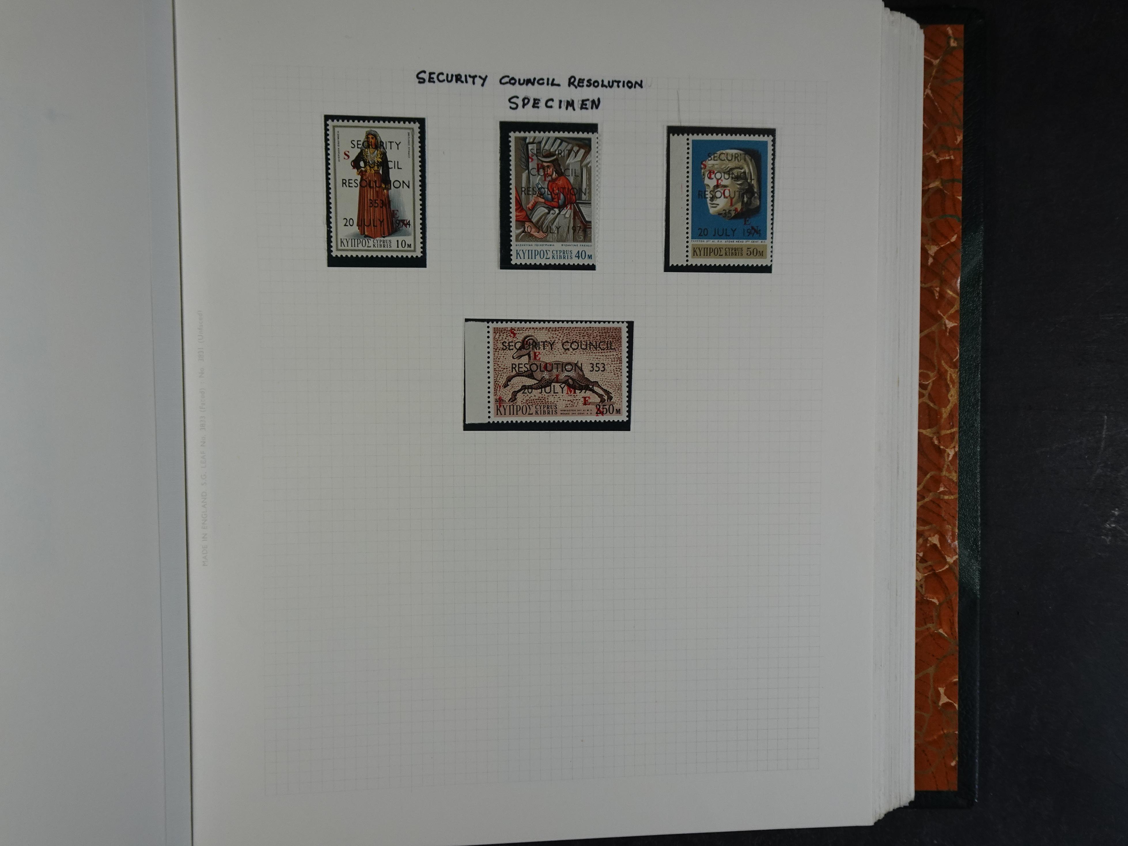 Prachtig en zeer uitgebreid collecte, waarbij dubbel verzameling. Tevens specimen, plaatfouten, boekjes, watermerken op blauwe albumbladeren.  473