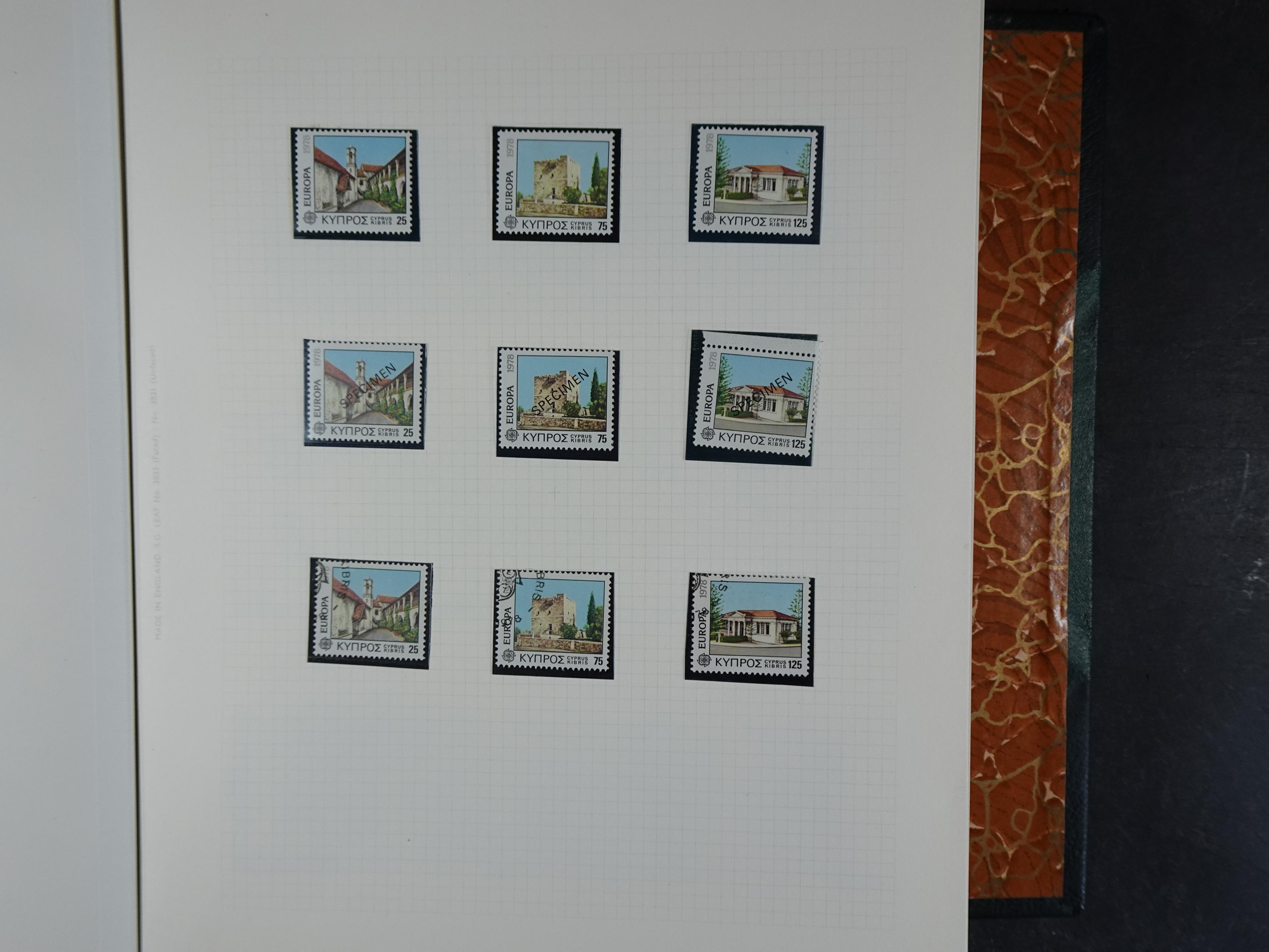 Prachtig en zeer uitgebreid collecte, waarbij dubbel verzameling. Tevens specimen, plaatfouten, boekjes, watermerken op blauwe albumbladeren.  518