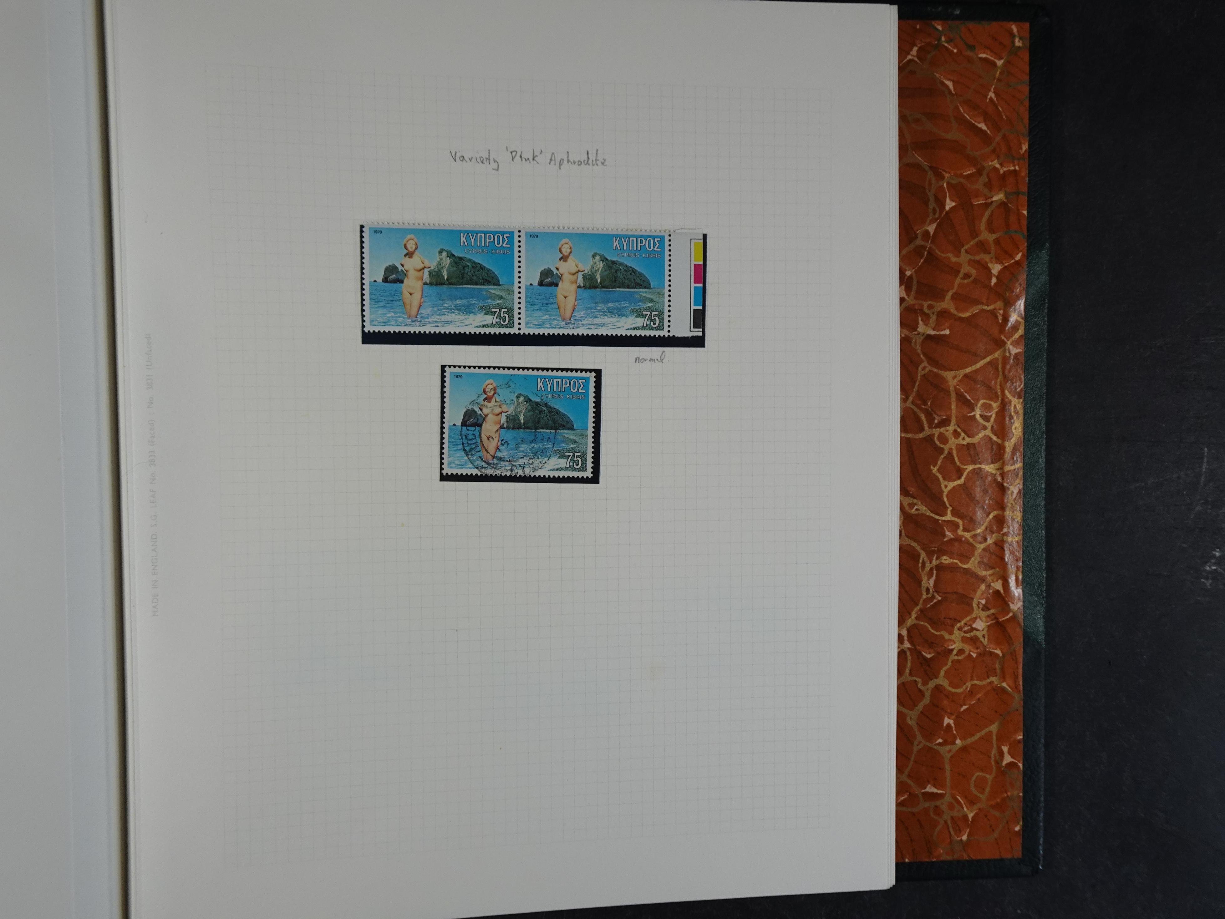 Prachtig en zeer uitgebreid collecte, waarbij dubbel verzameling. Tevens specimen, plaatfouten, boekjes, watermerken op blauwe albumbladeren.  526