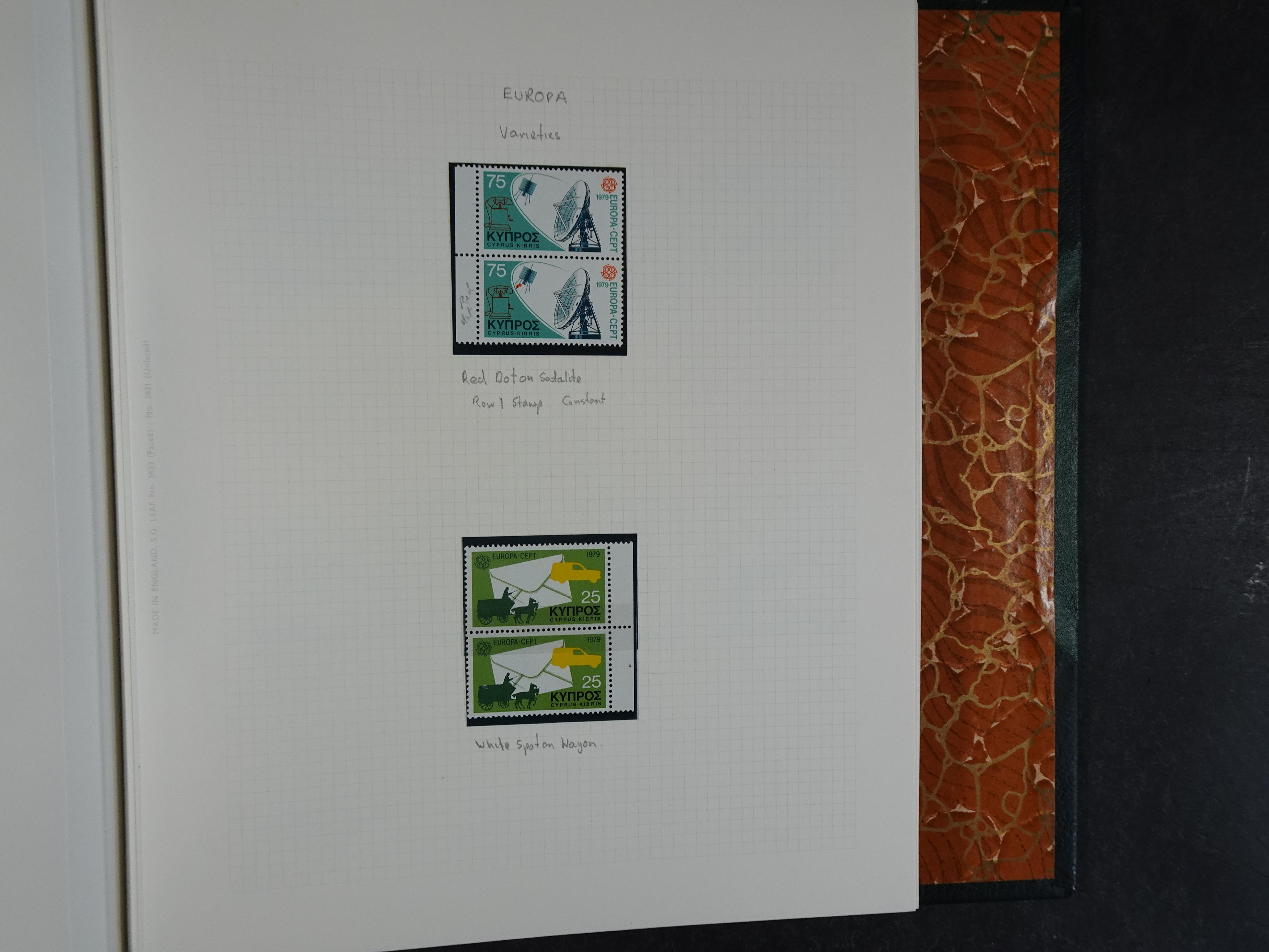 Prachtig en zeer uitgebreid collecte, waarbij dubbel verzameling. Tevens specimen, plaatfouten, boekjes, watermerken op blauwe albumbladeren.  528